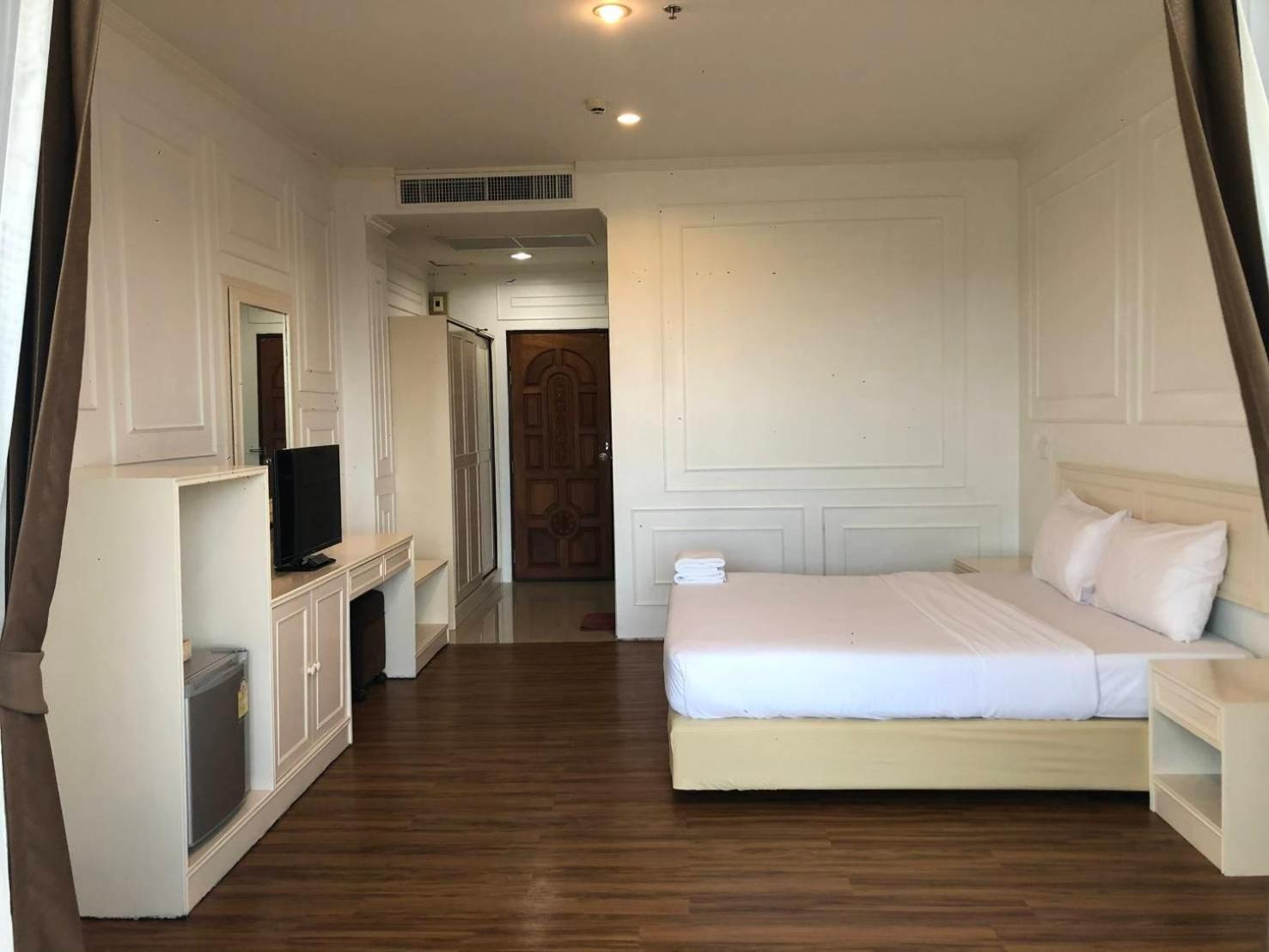 Standard Double Room - Photo 6