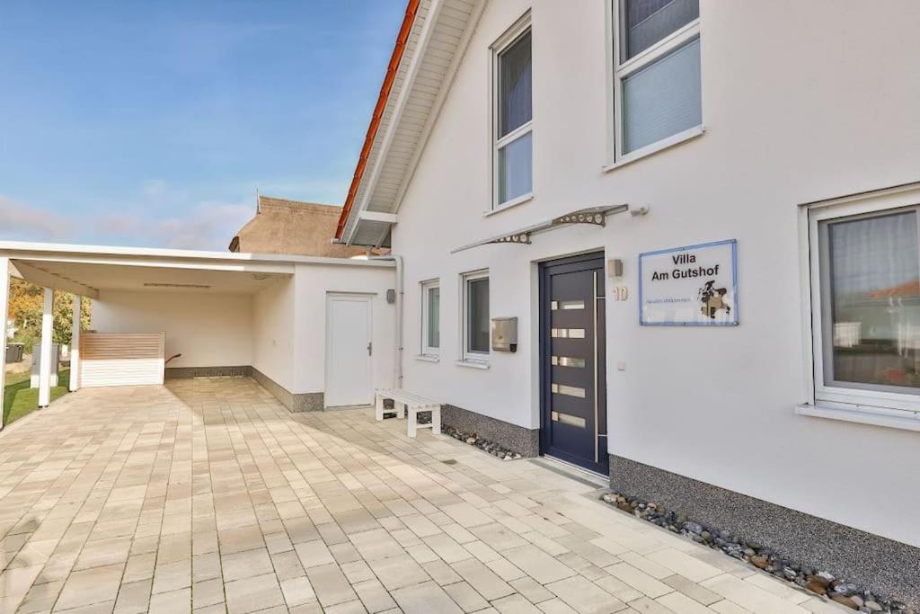 Four-Bedroom House photo 2