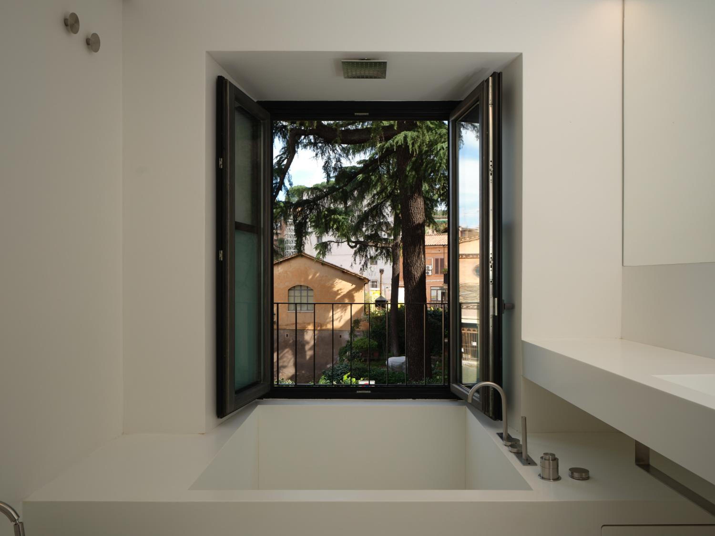 Deluxe Apartment thumbnail 6