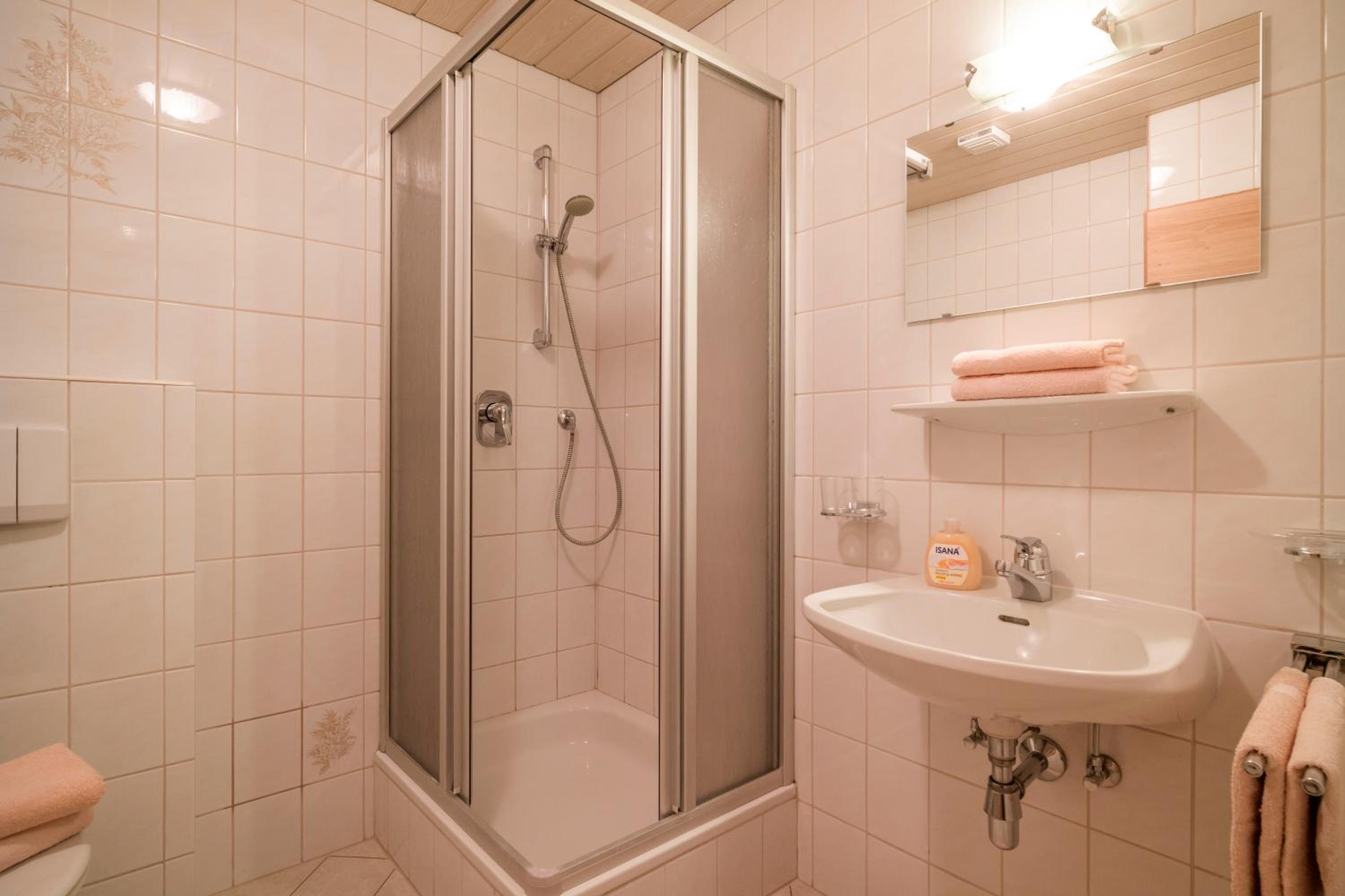 Double Room with Balcony (2 Adults + 1 Child) photo 3