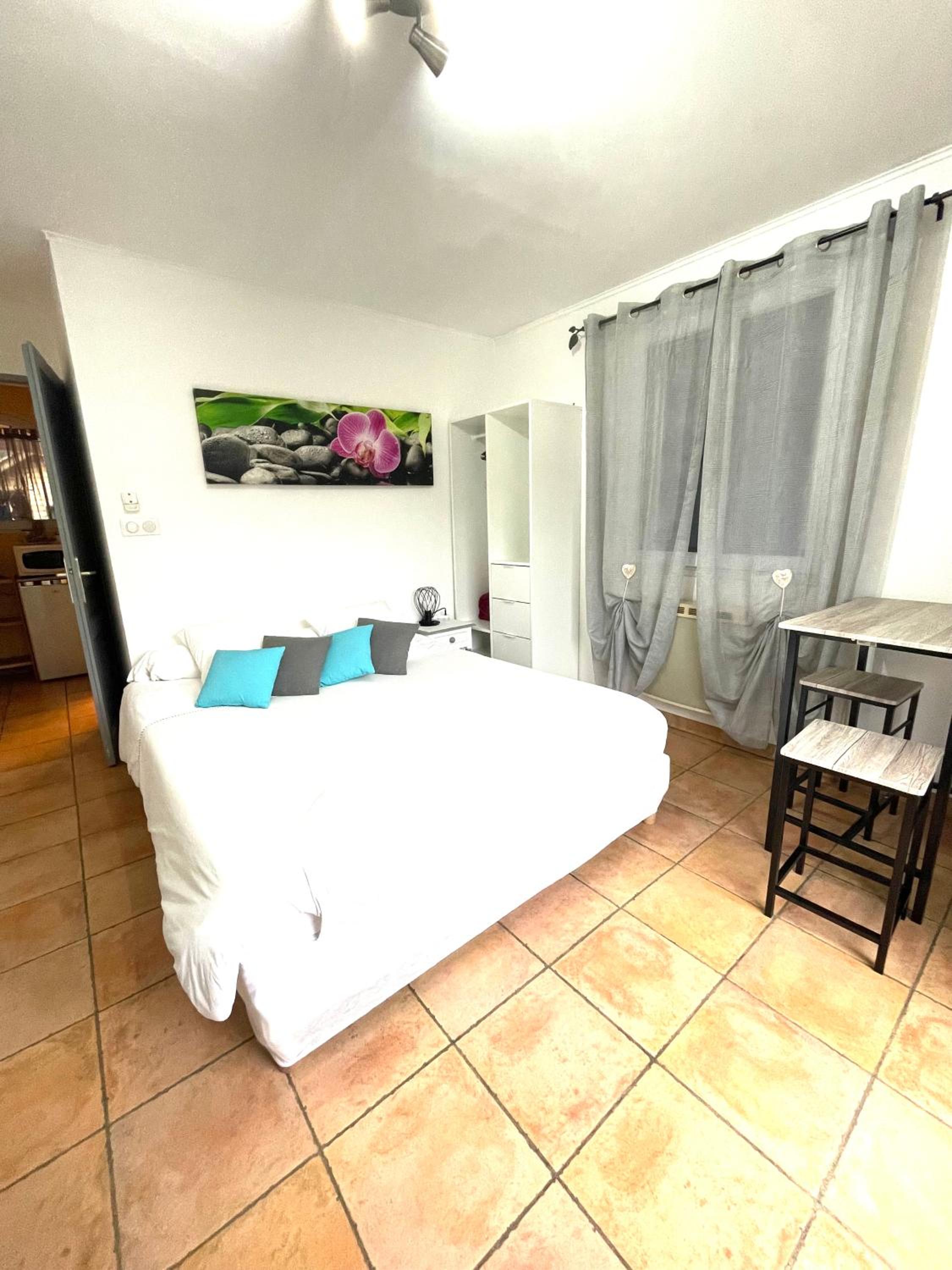 Standard Double Room photo 3