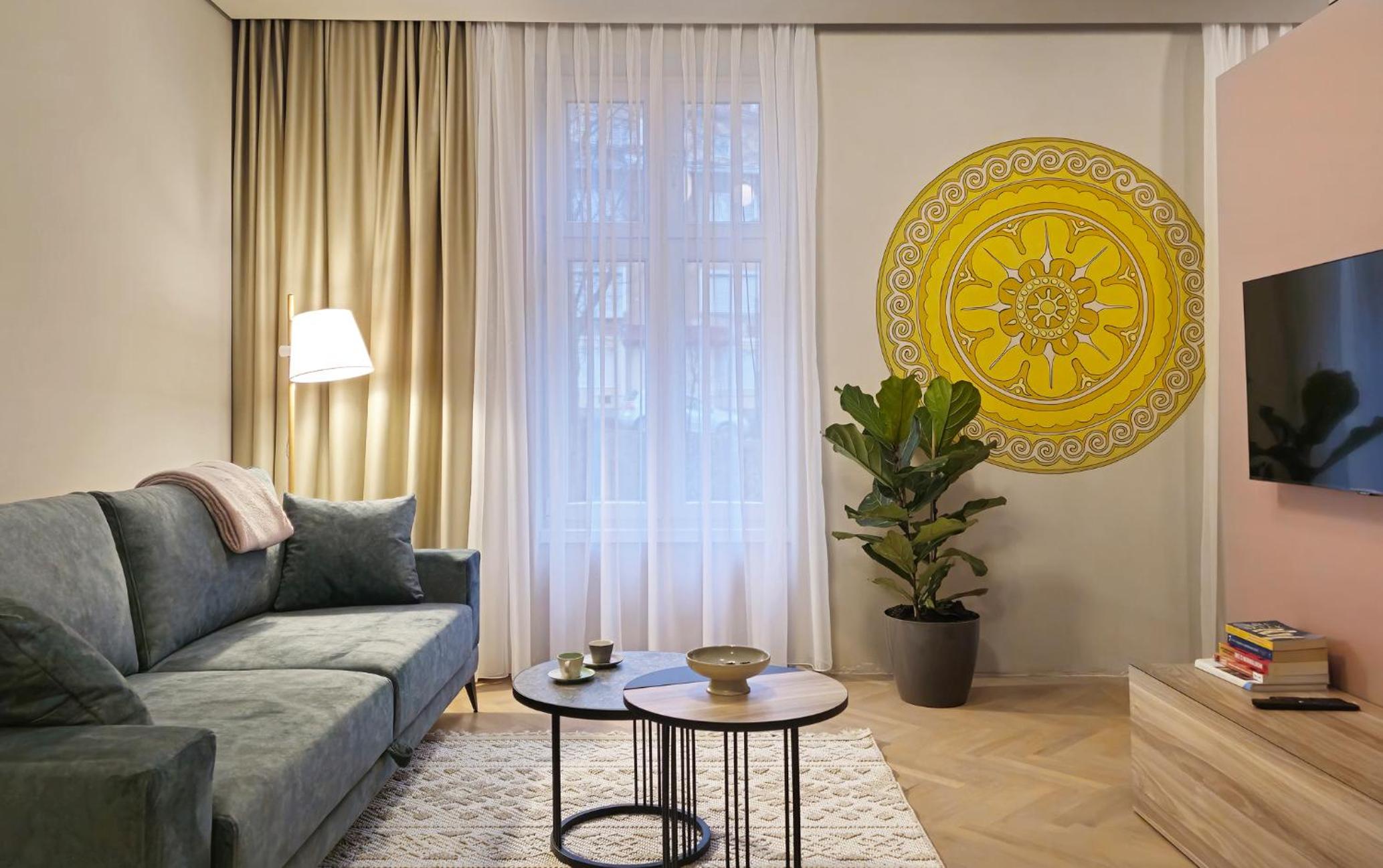 One-Bedroom Apartment