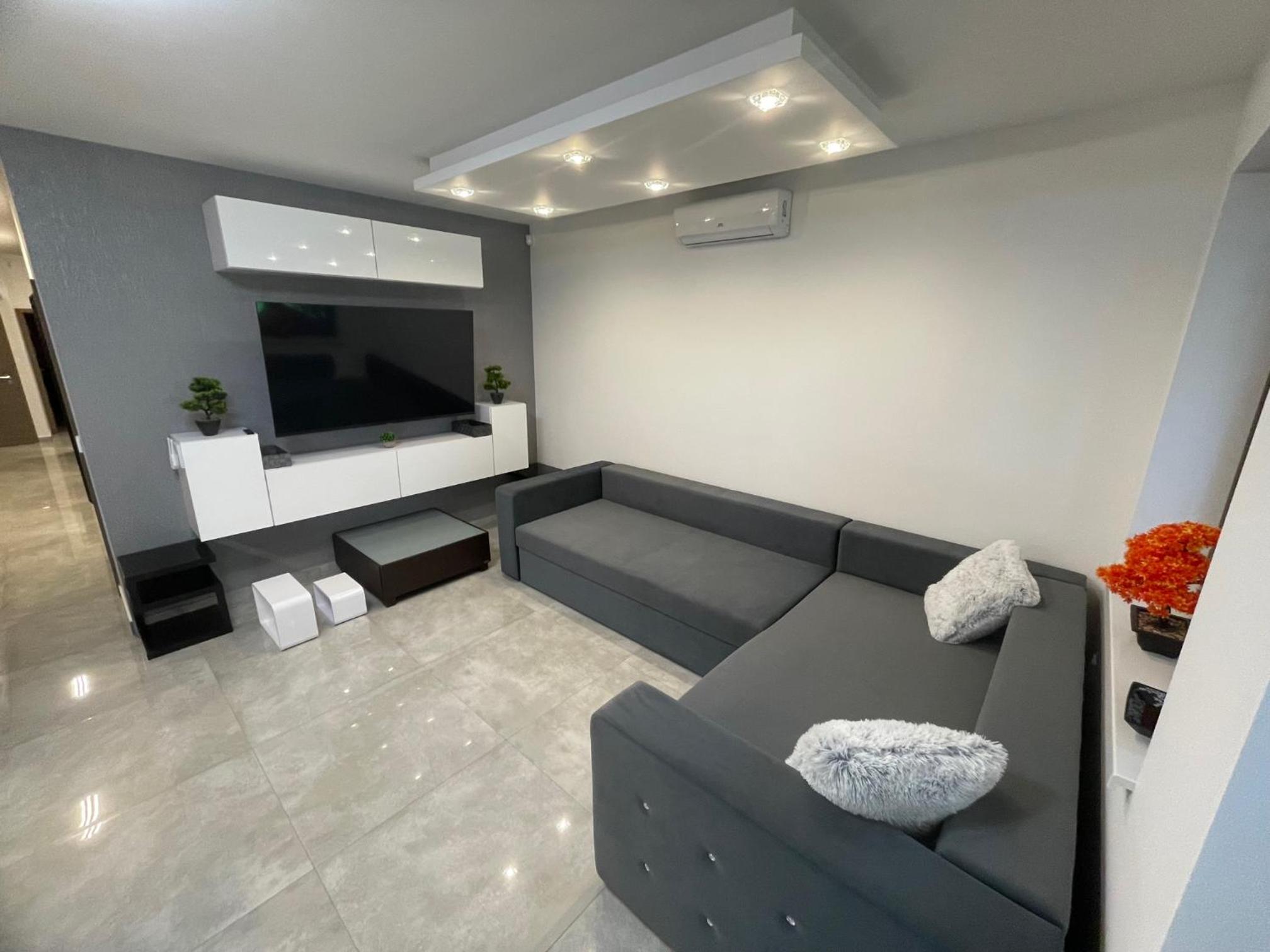 Three-Bedroom Apartment photo 1