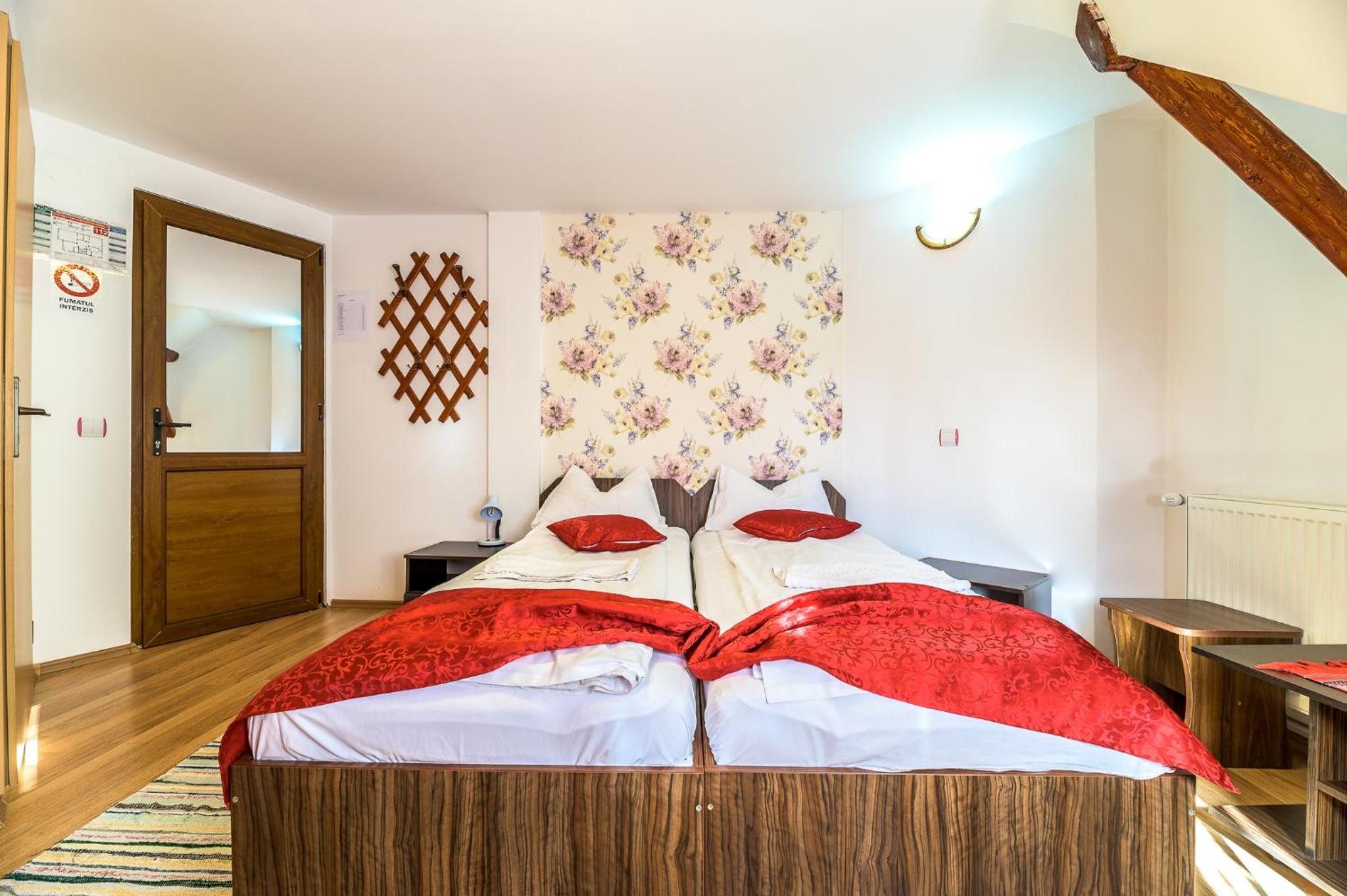 Double Room with Balcony (2 Adults + 1 Child) photo 1