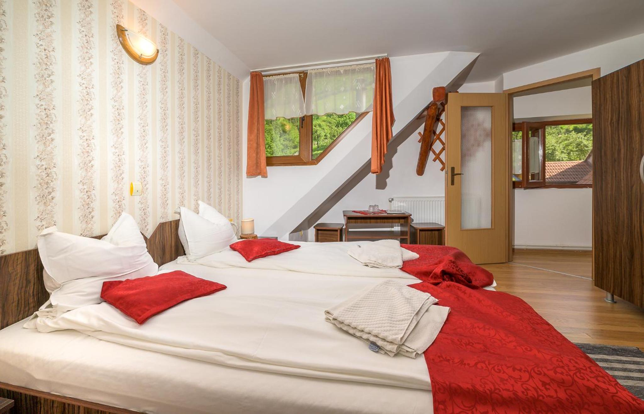 Double or Twin Room with Garden View photo 1