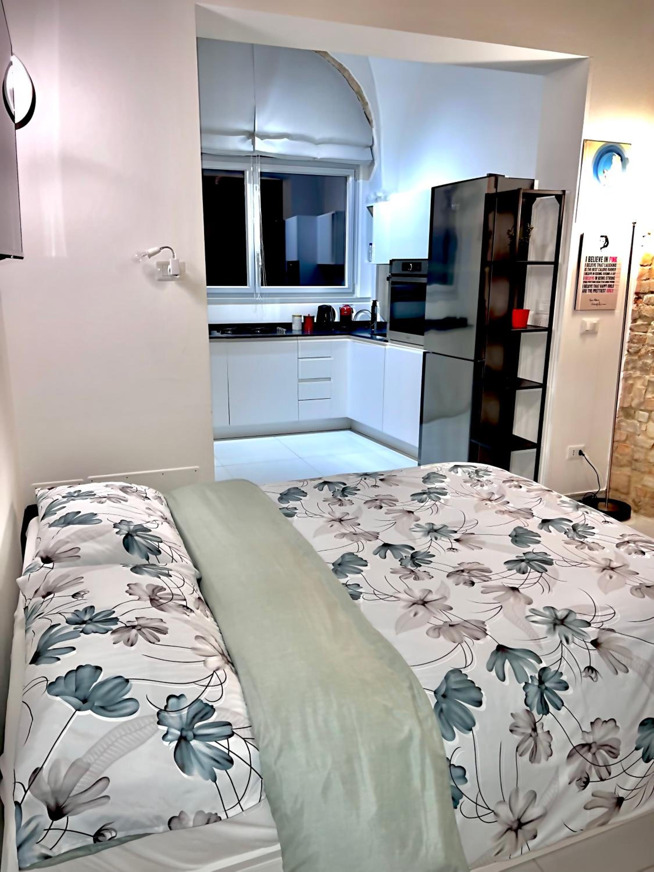 One-Bedroom Apartment photo 3