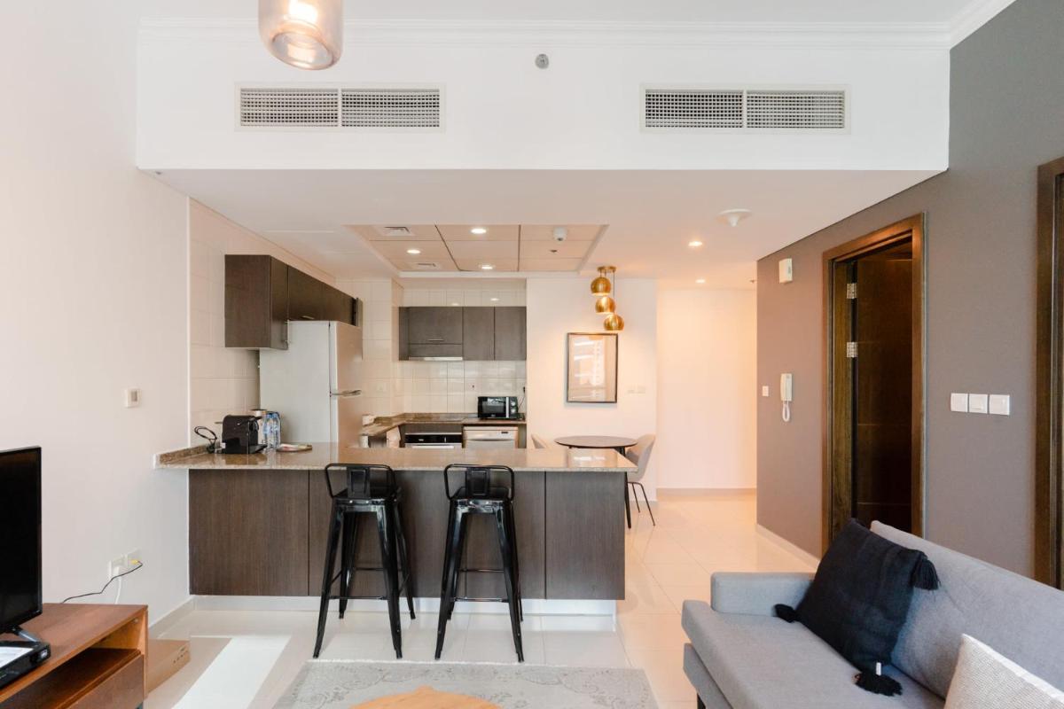 Apartment photo 2