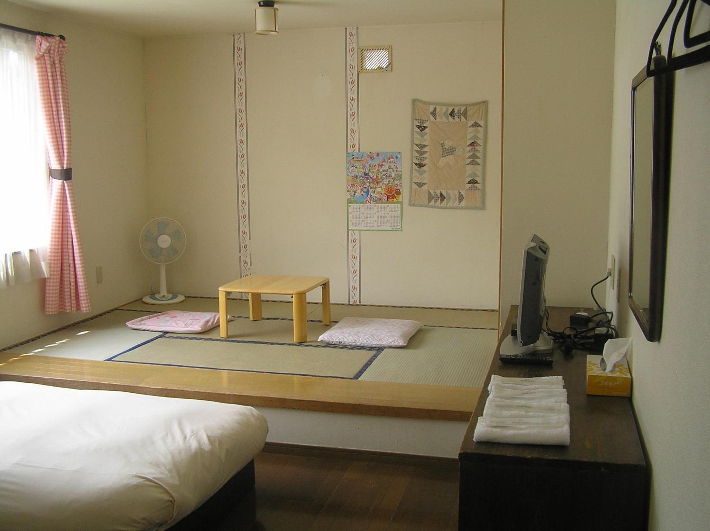 Standard Room with Tatami Area - Photo 7