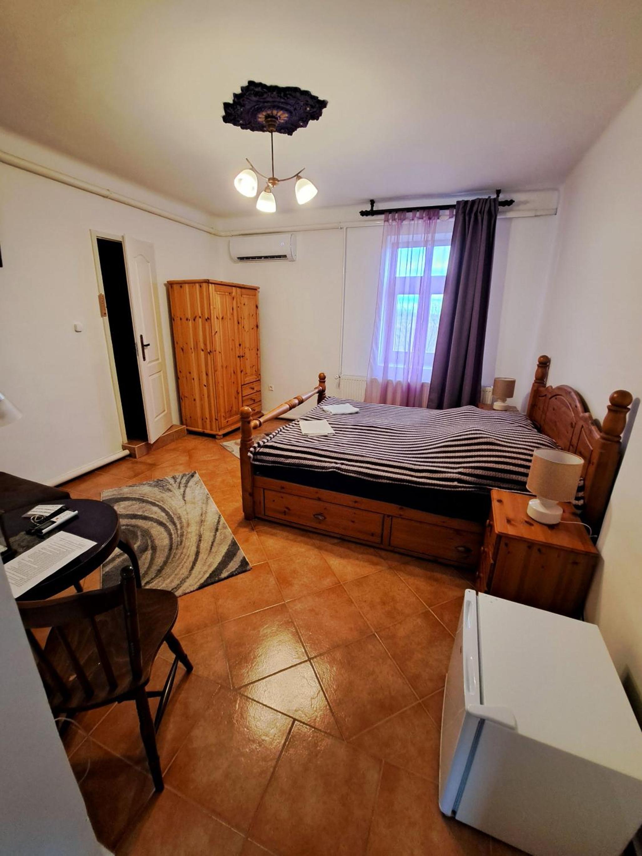 Deluxe Double Room with Shower photo 1