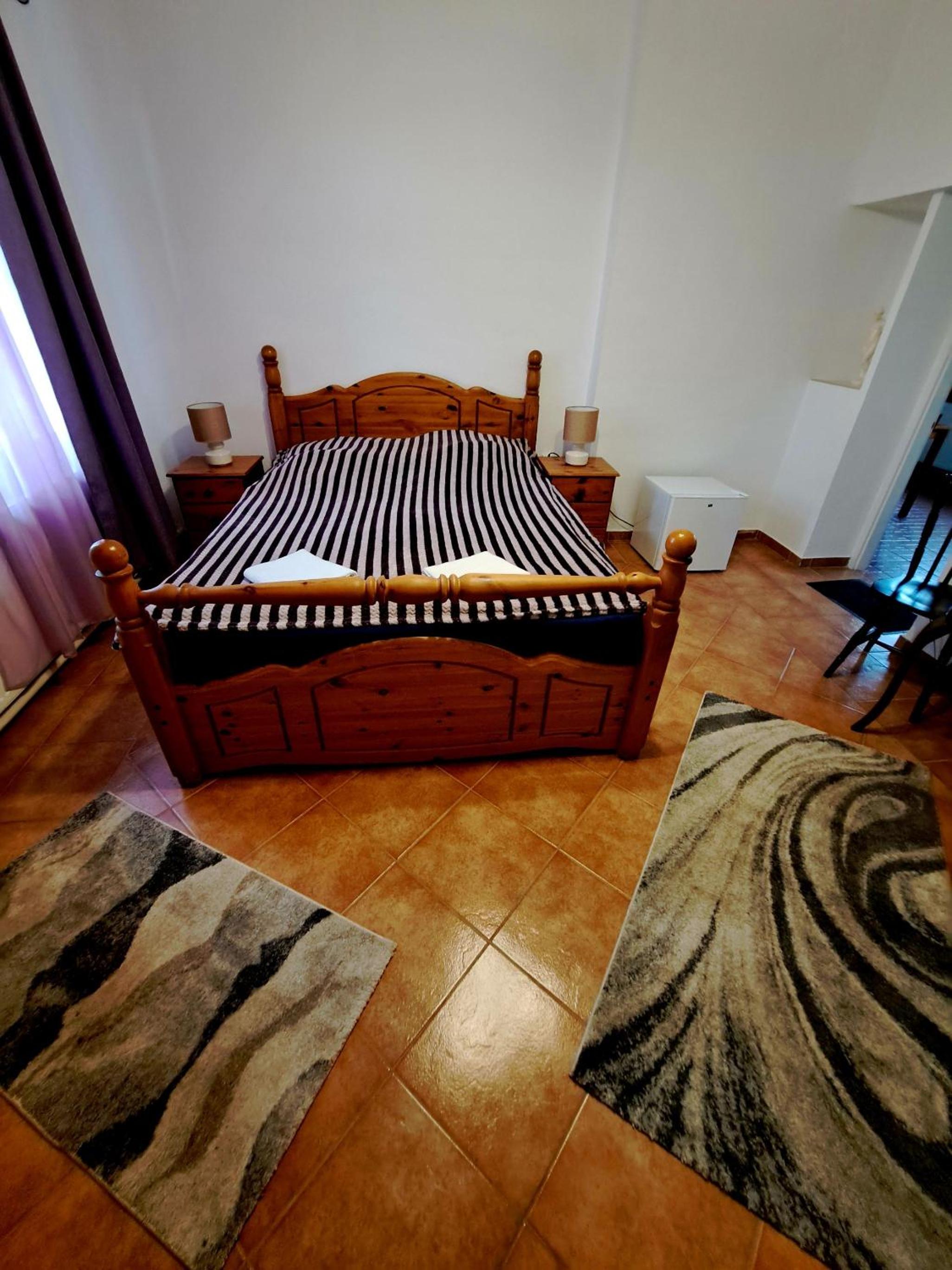 Deluxe Double Room with Shower photo 3