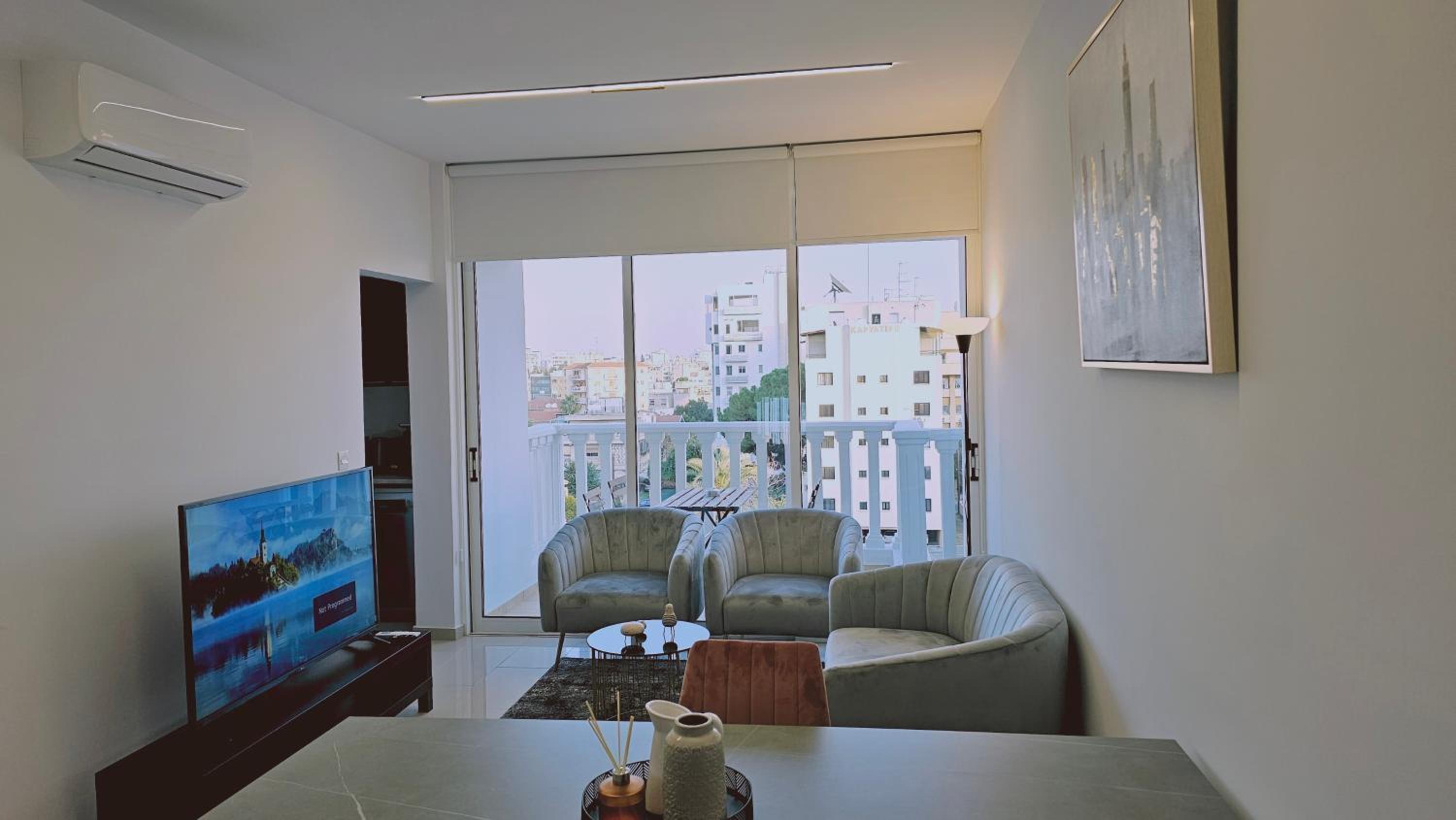 Apartment with Balcony photo 1