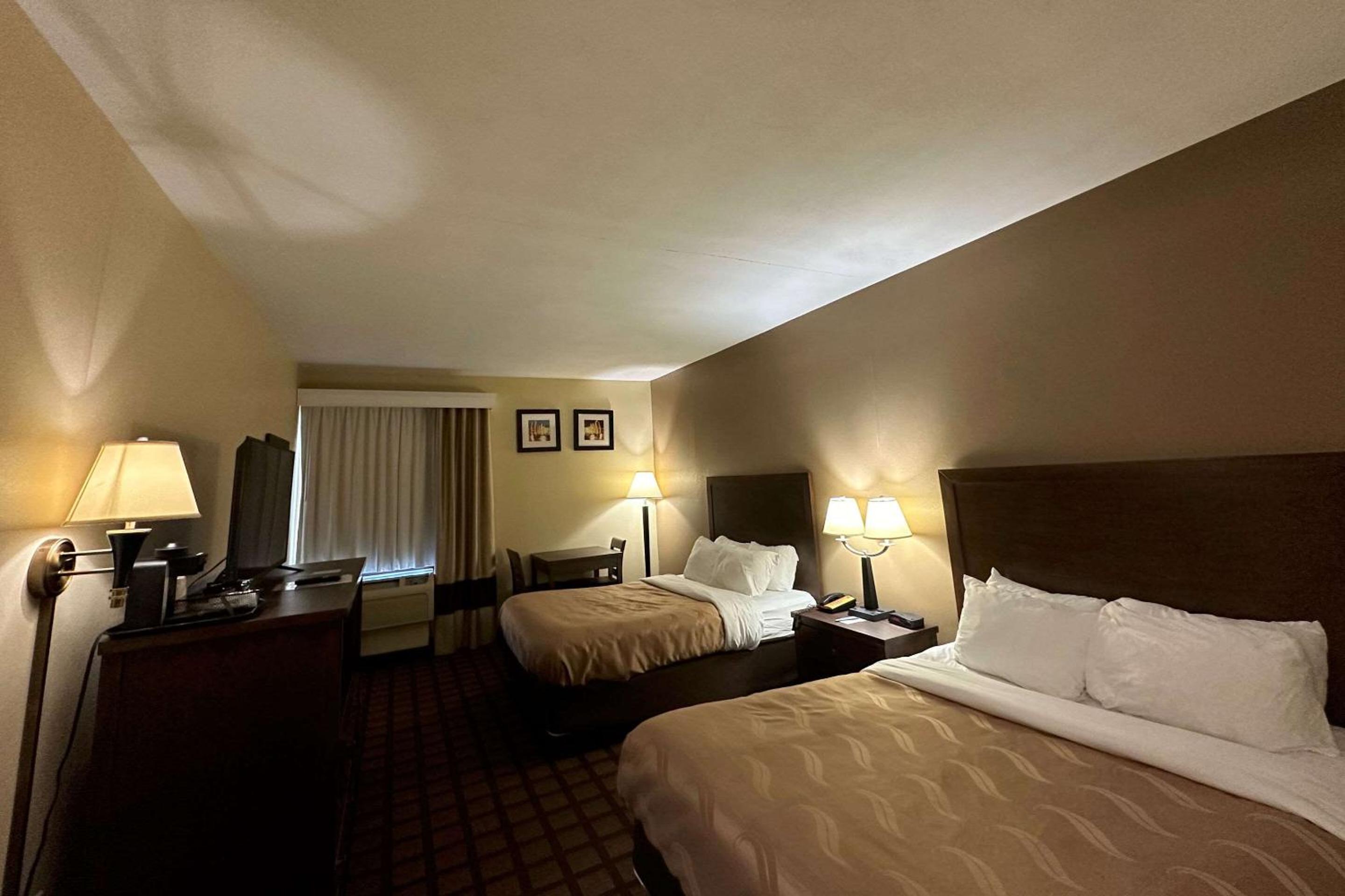 Queen Room with Two Queen Beds - Non-Smoking photo 1