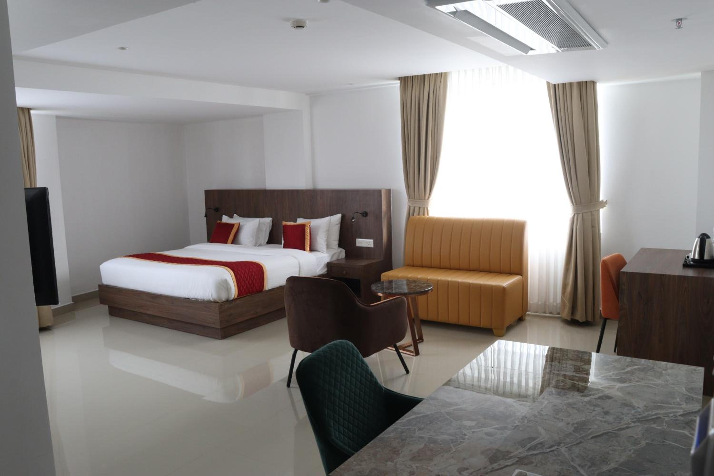 Family Room - Photo 12