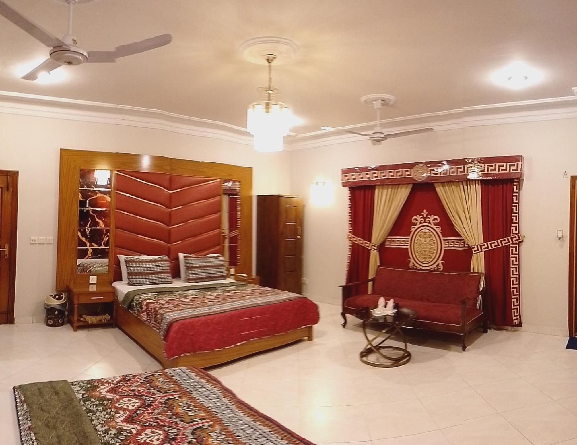 Deluxe Family Suite