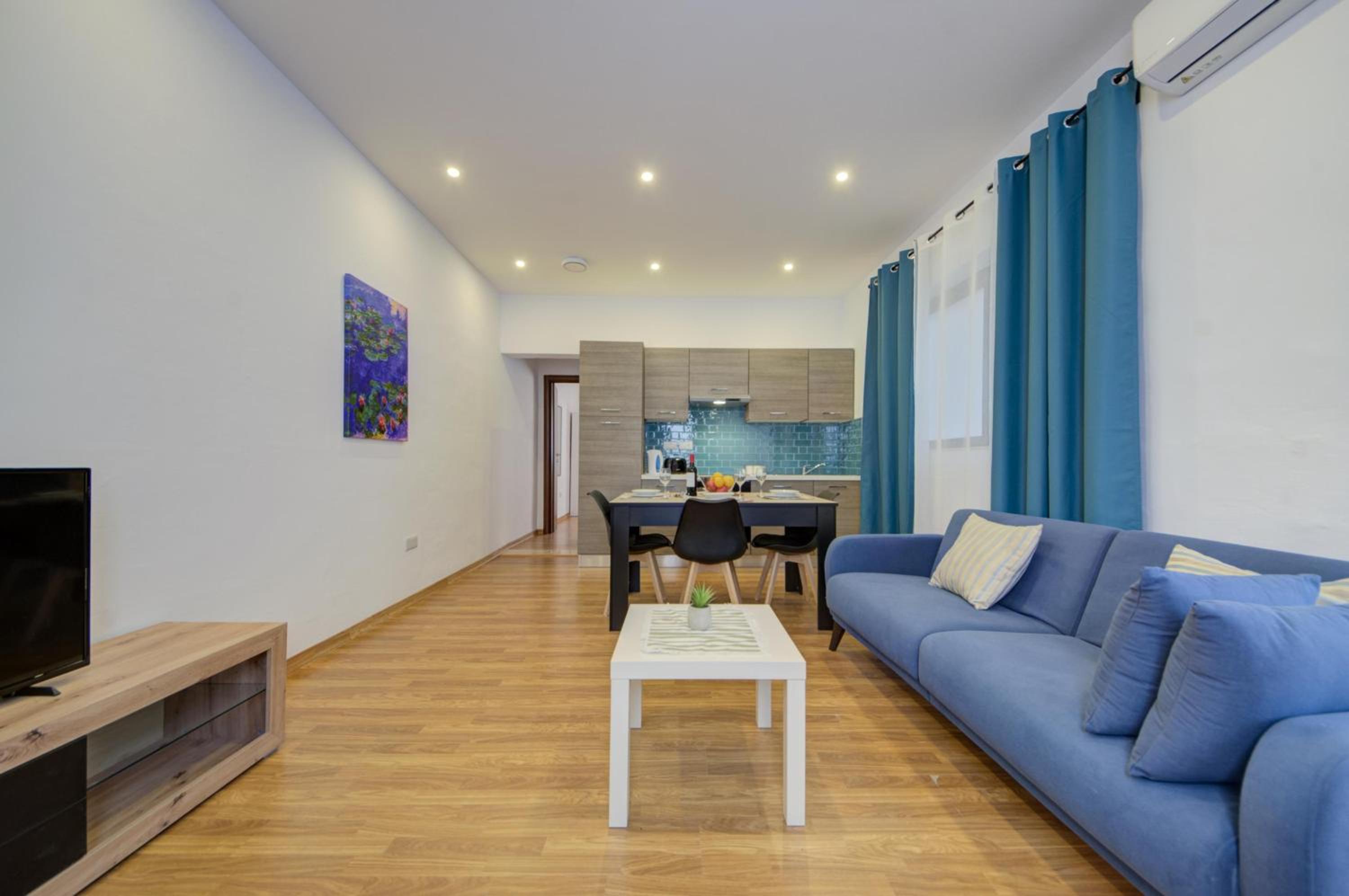 One-Bedroom Apartment