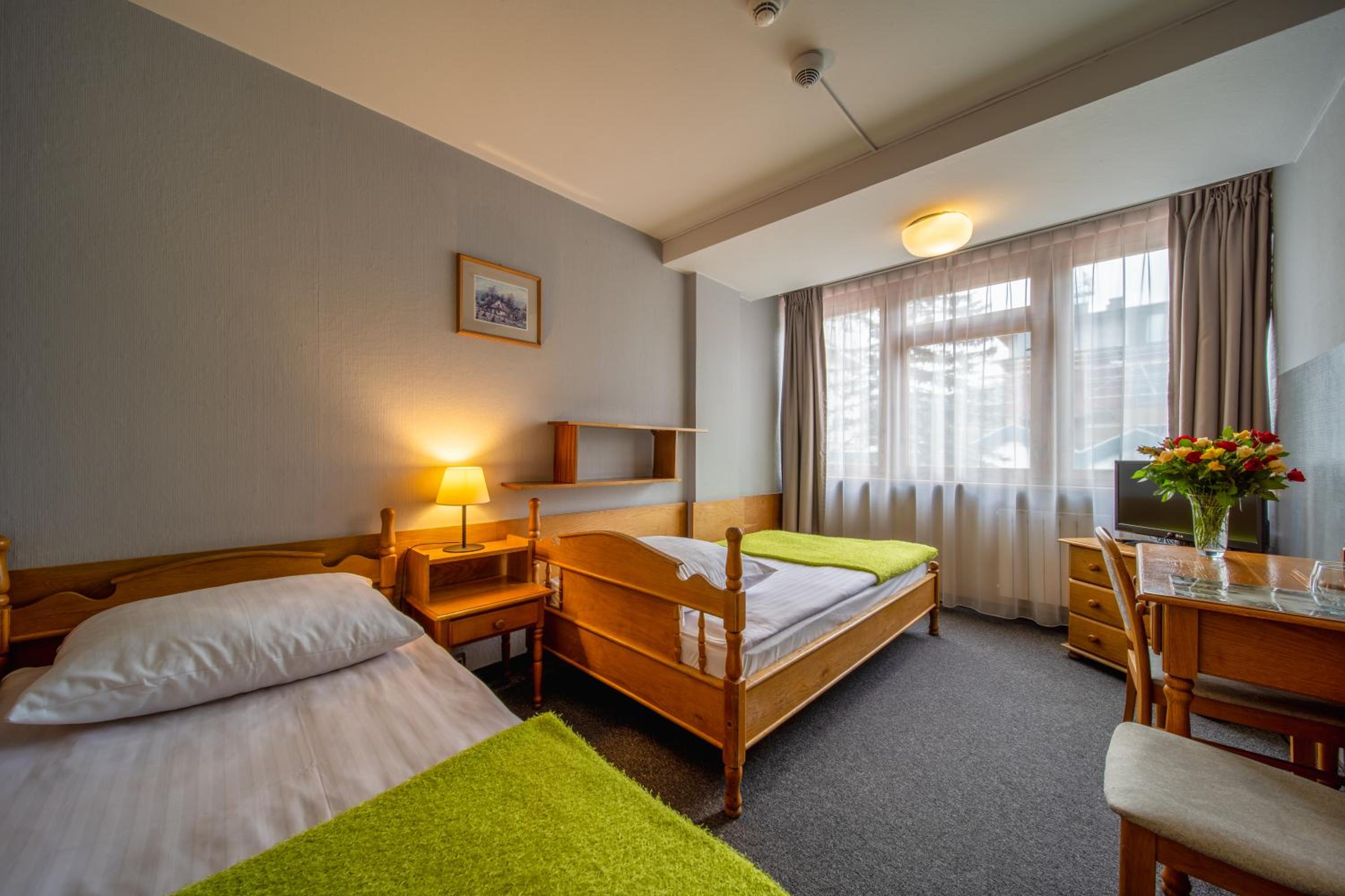 Standard Twin Room with Mountain View - Photo 1