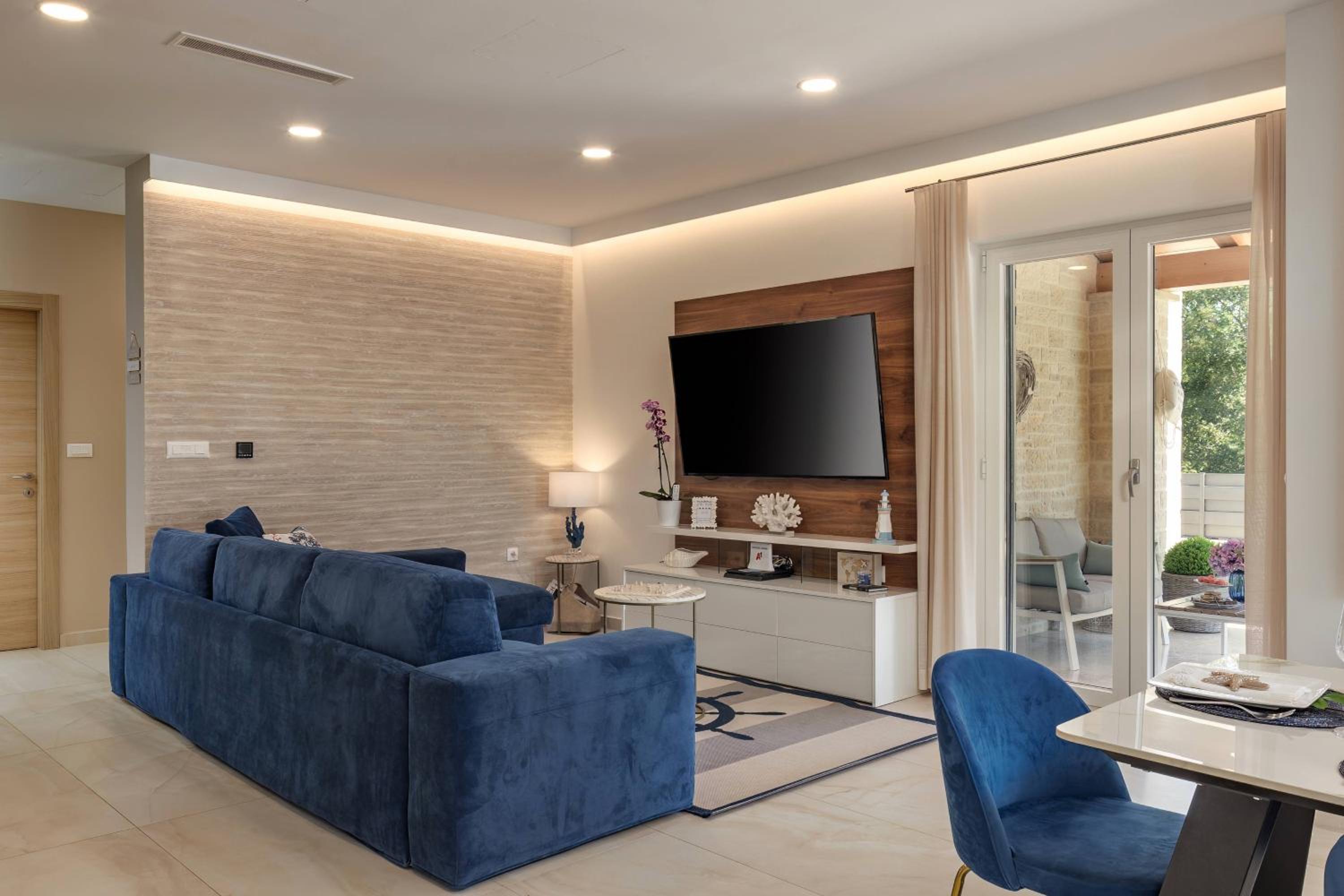 Three-Bedroom Villa photo 2