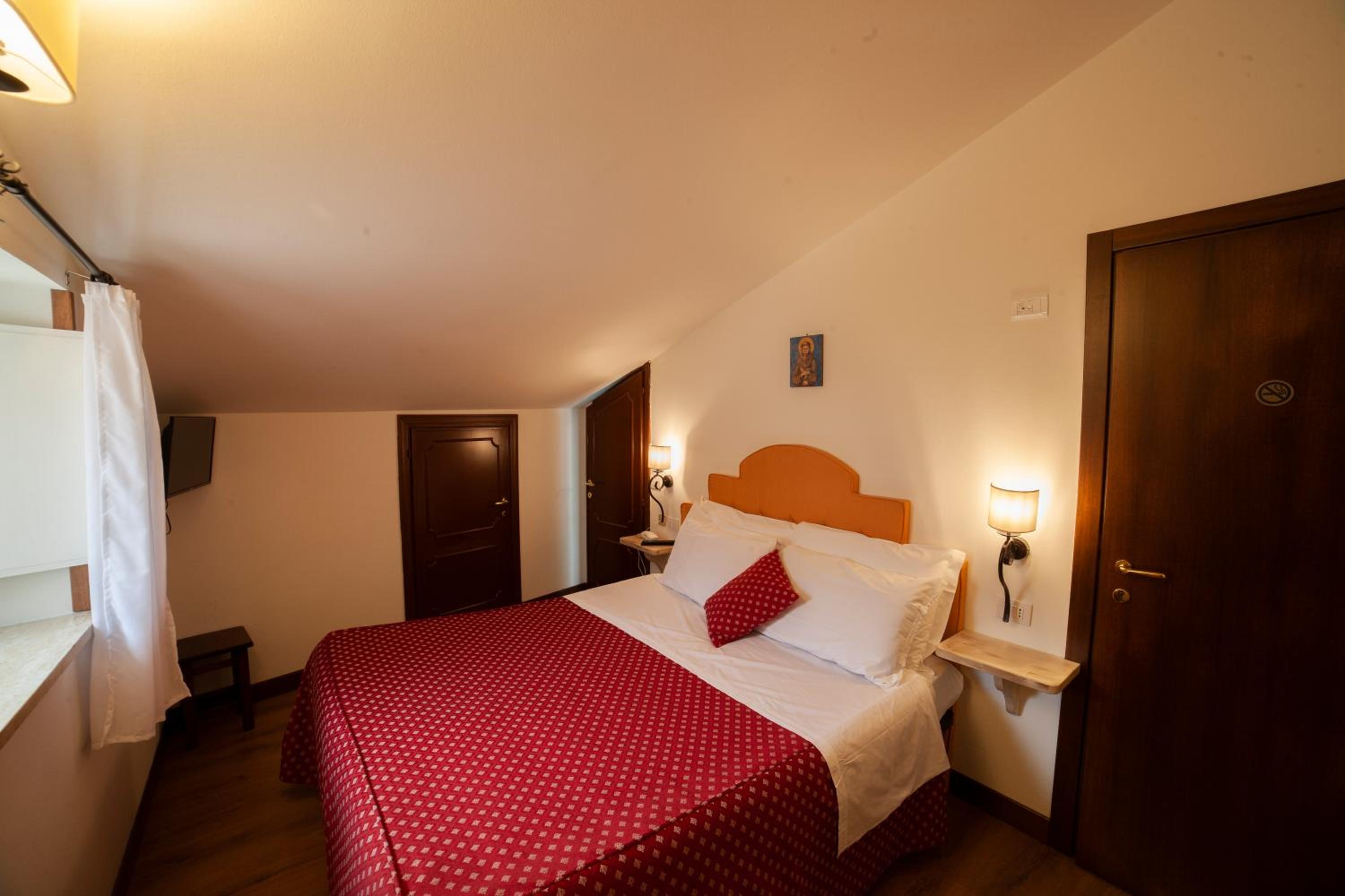 Small Double Room photo 1
