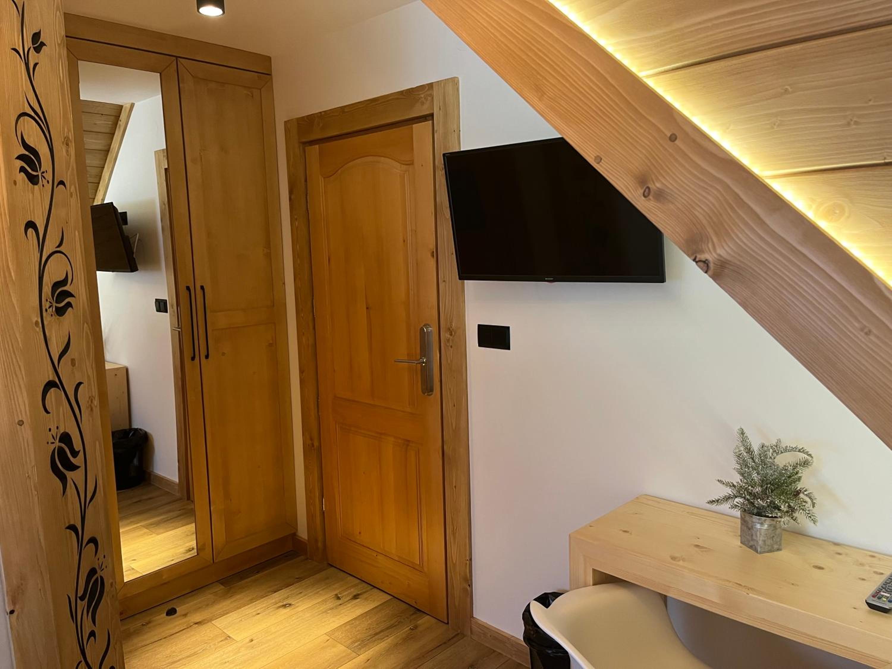 Double Room - Photo 2