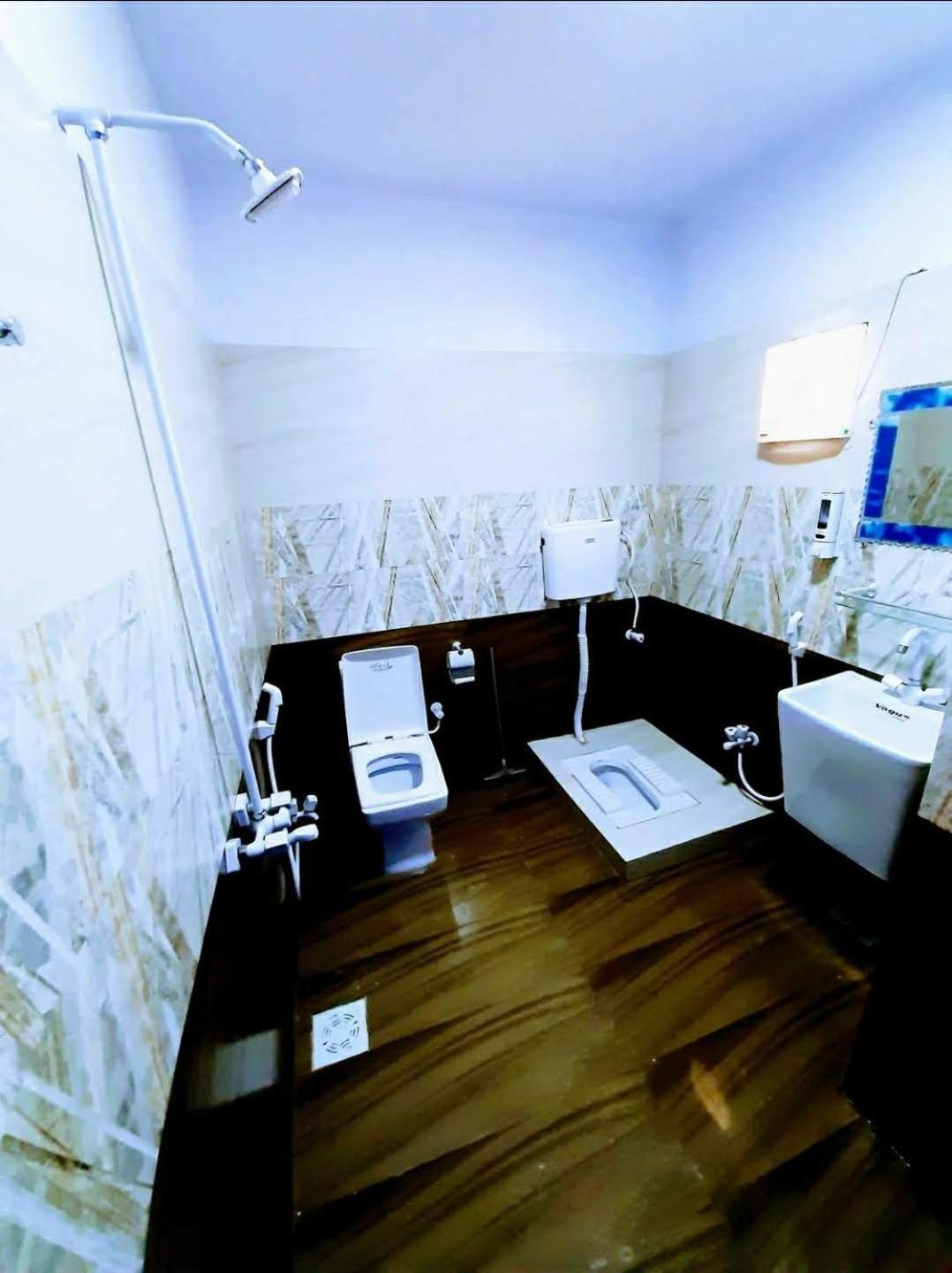 Deluxe Single Room - Photo 18