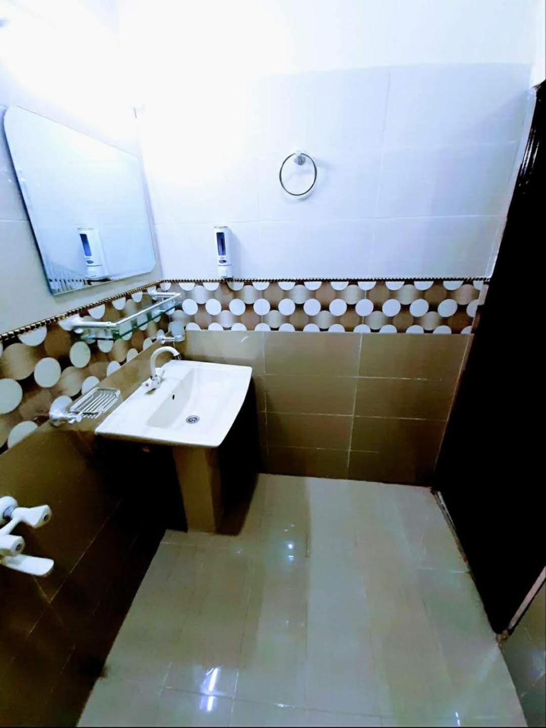 Deluxe Single Room - Photo 20