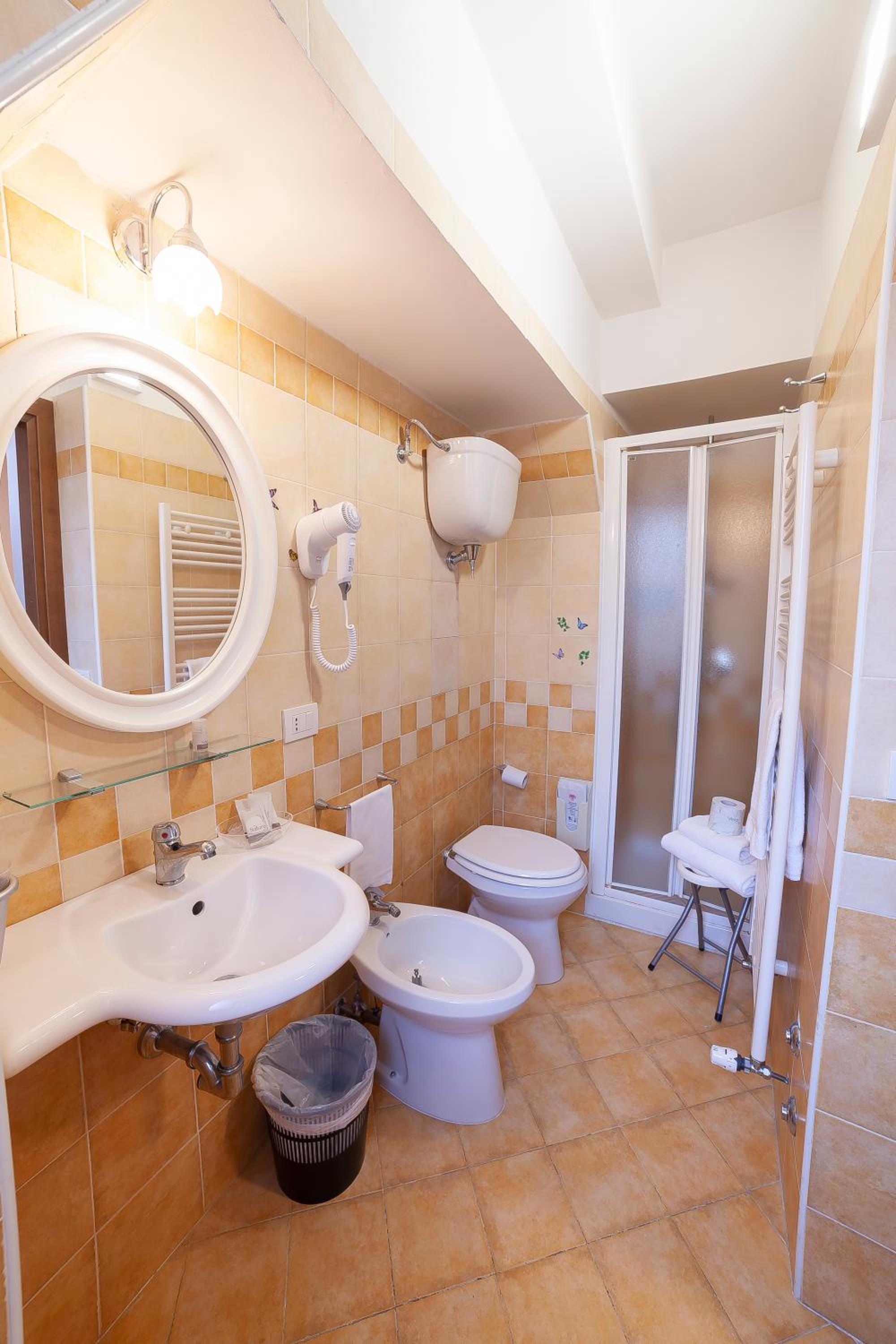 Single Room photo 2