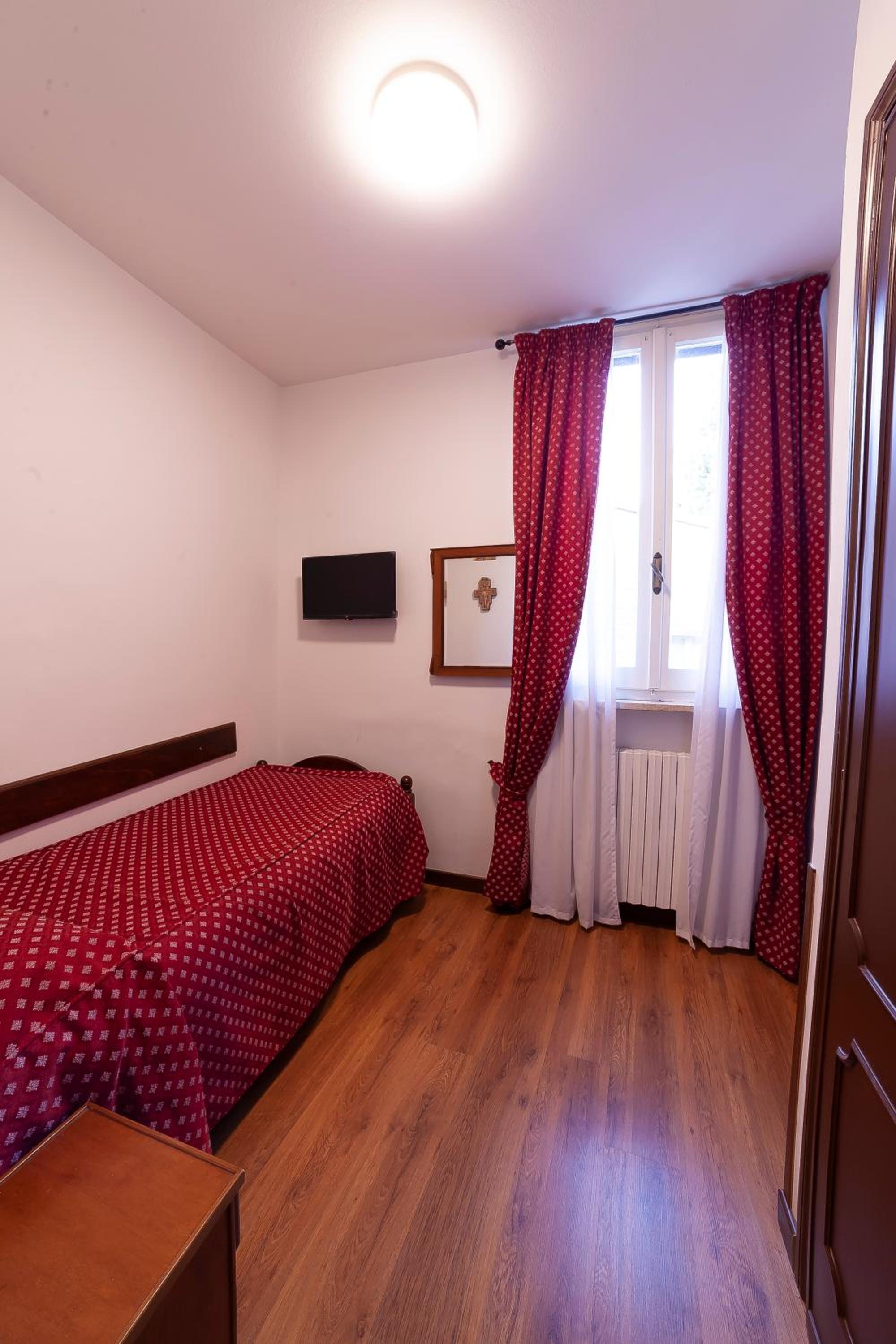 Single Room photo 3