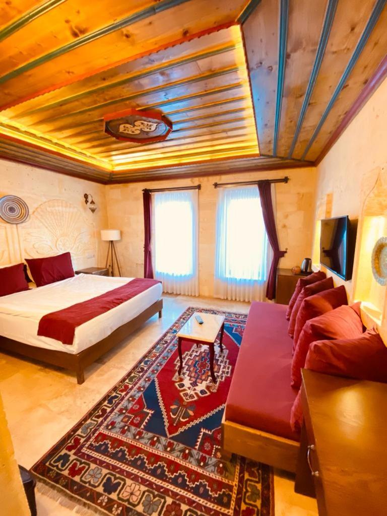 Standard Double Room - Photo 25
