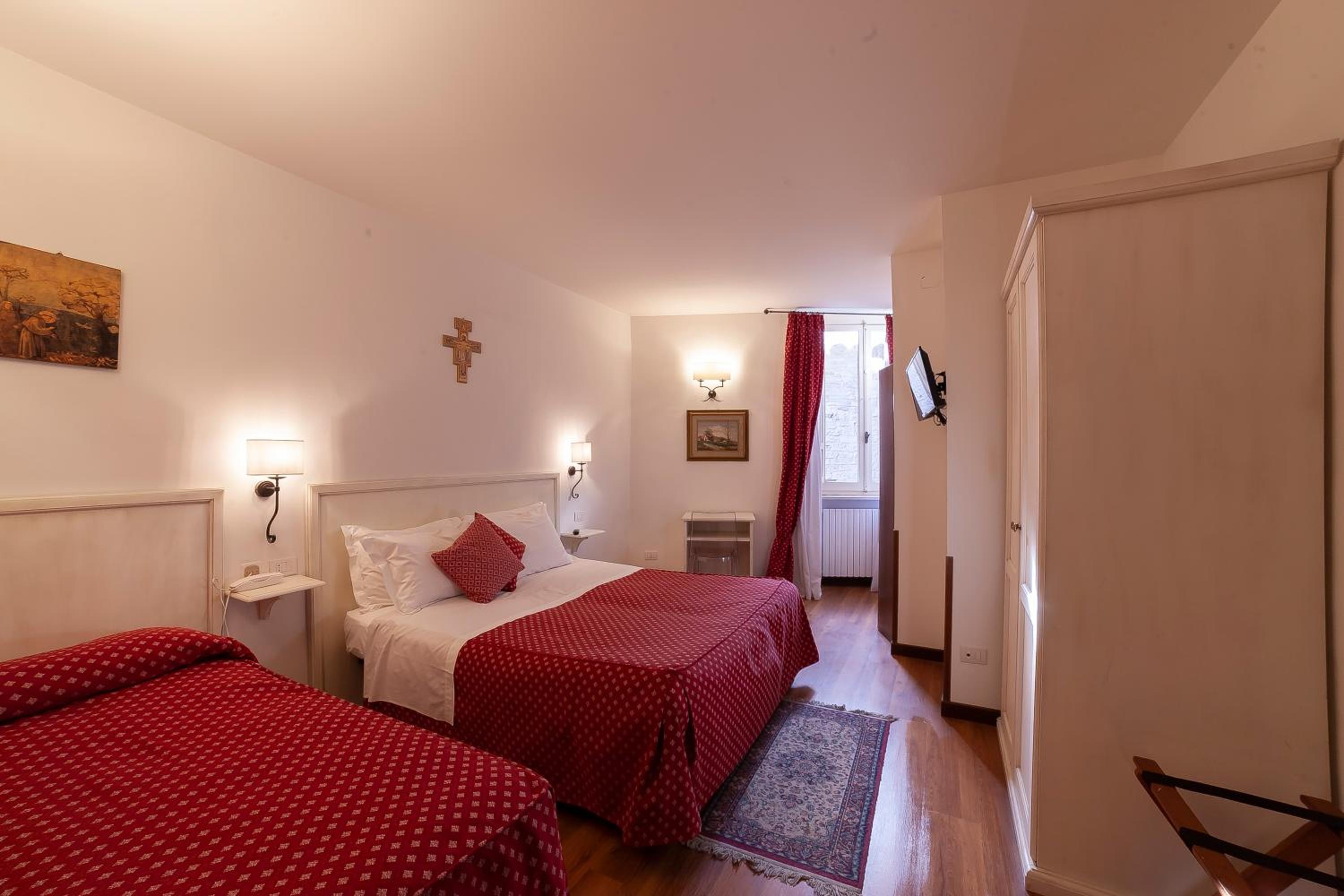 Triple Room - Photo 1