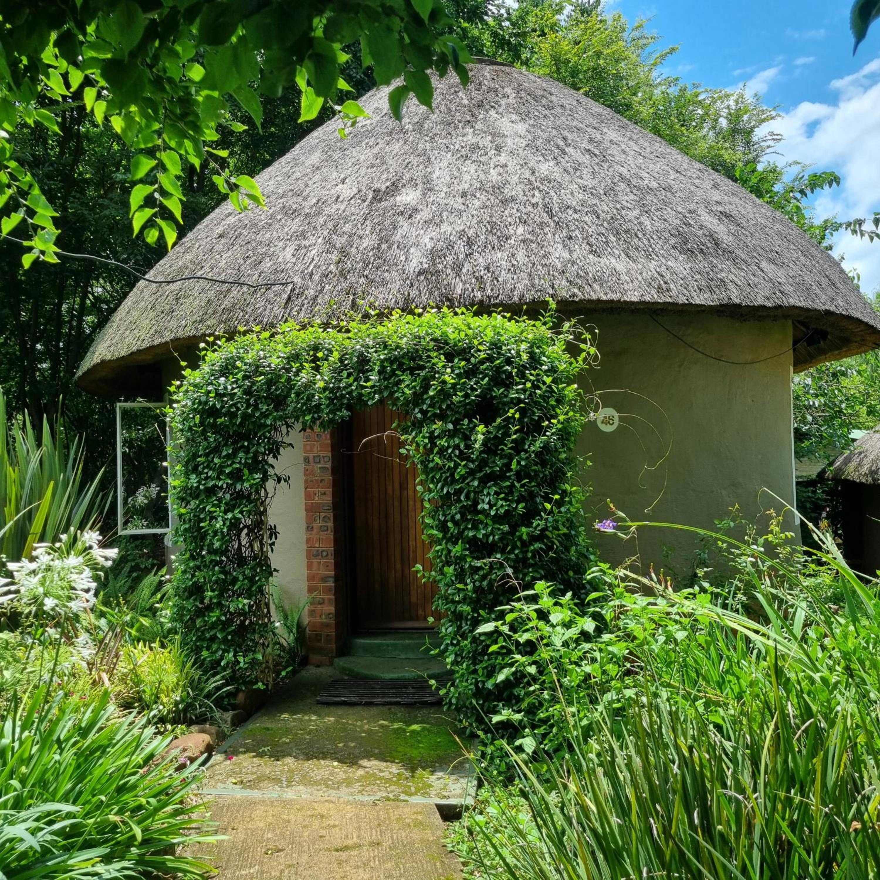 Double or Twin Room with Garden View - Photo 2