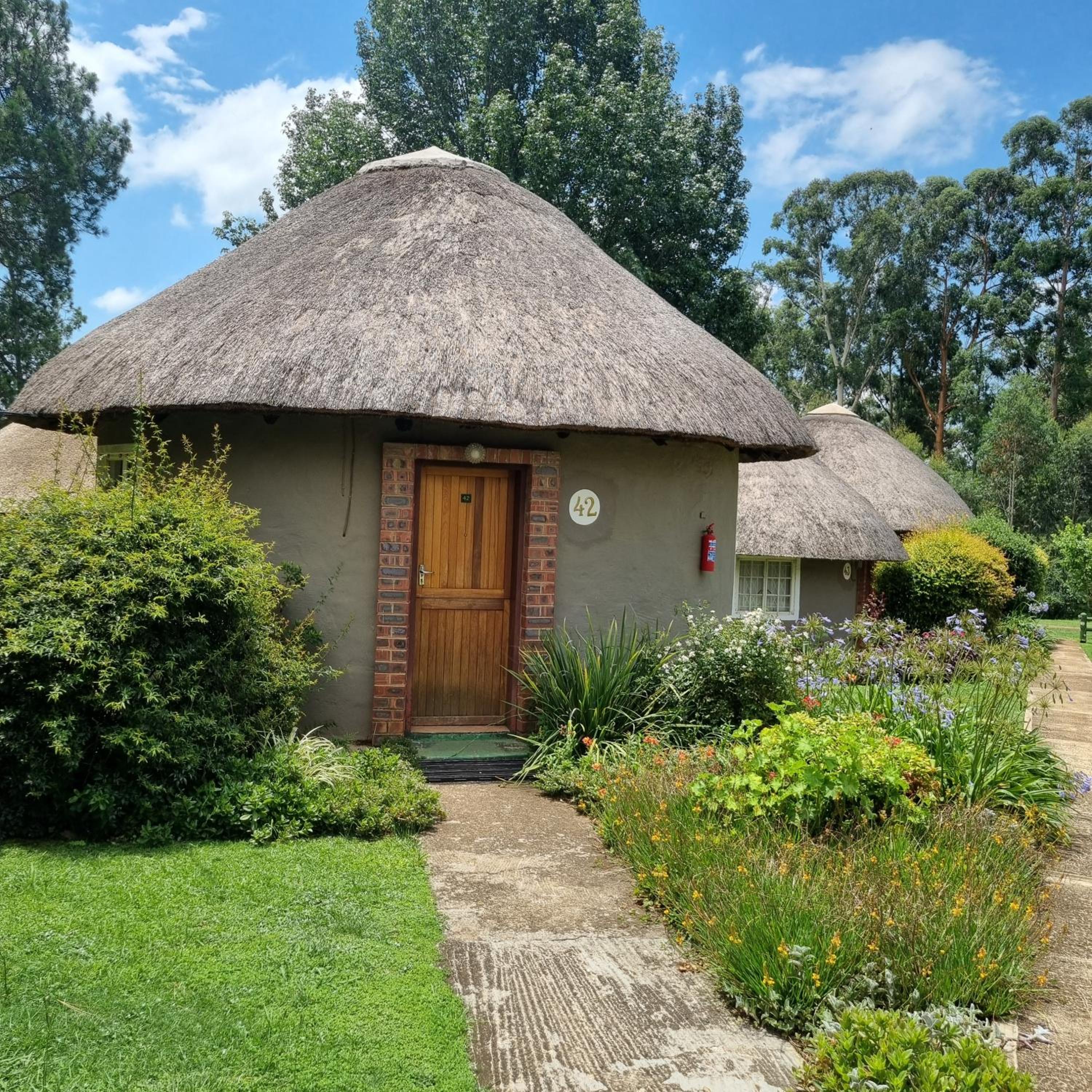 Double or Twin Room with Garden View - Photo 10