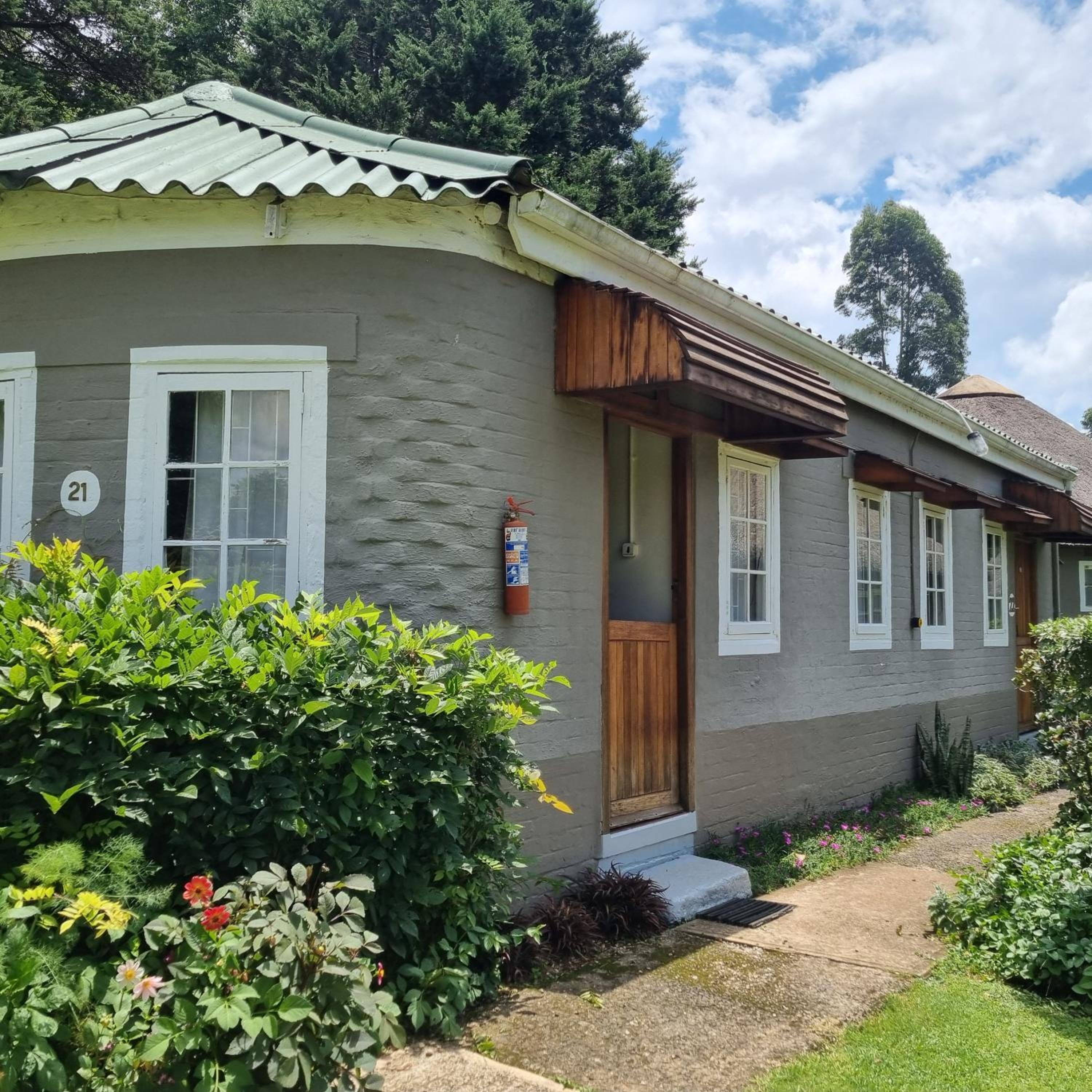 Family Room with Garden View - Photo 2