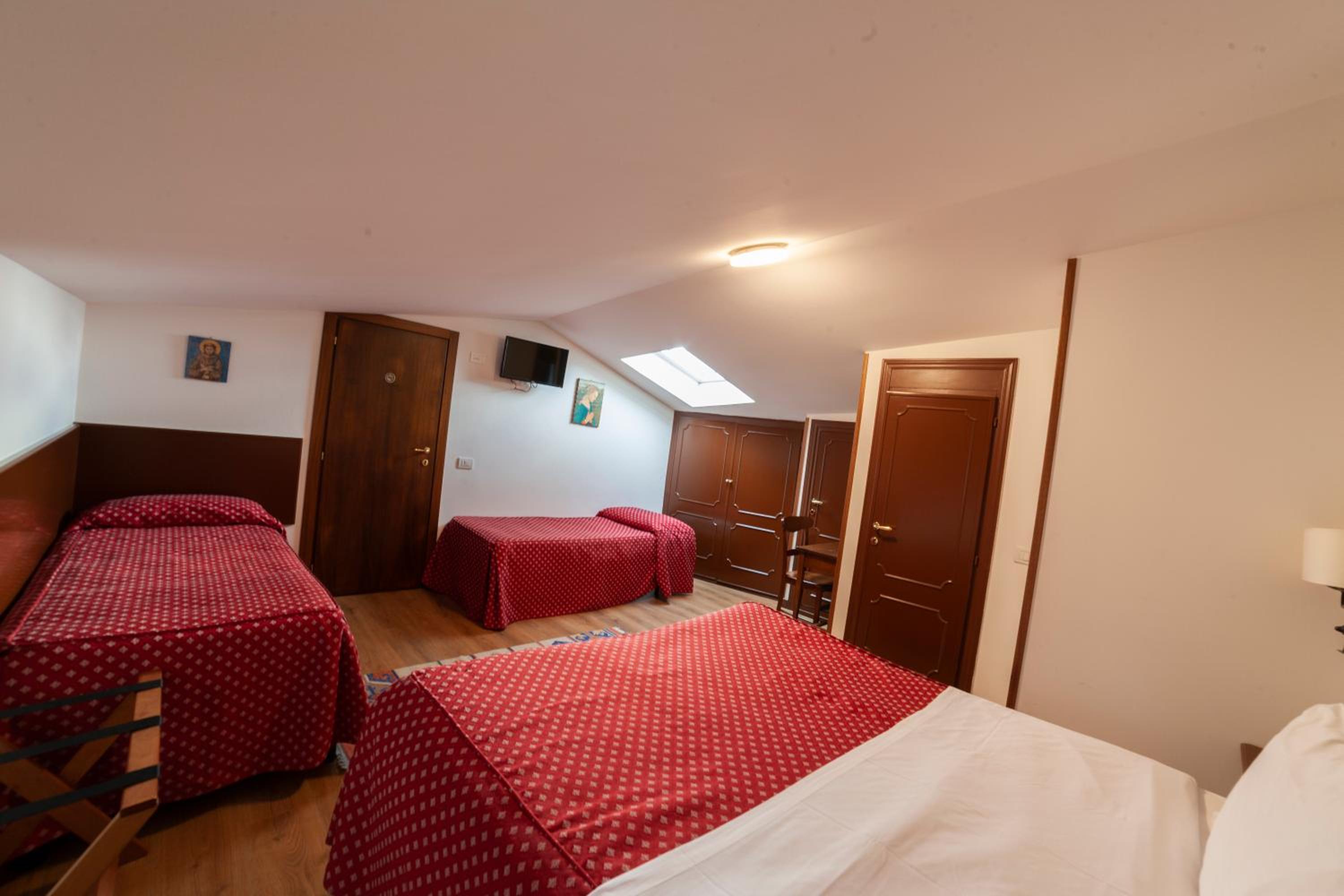 Quadruple Room photo 3
