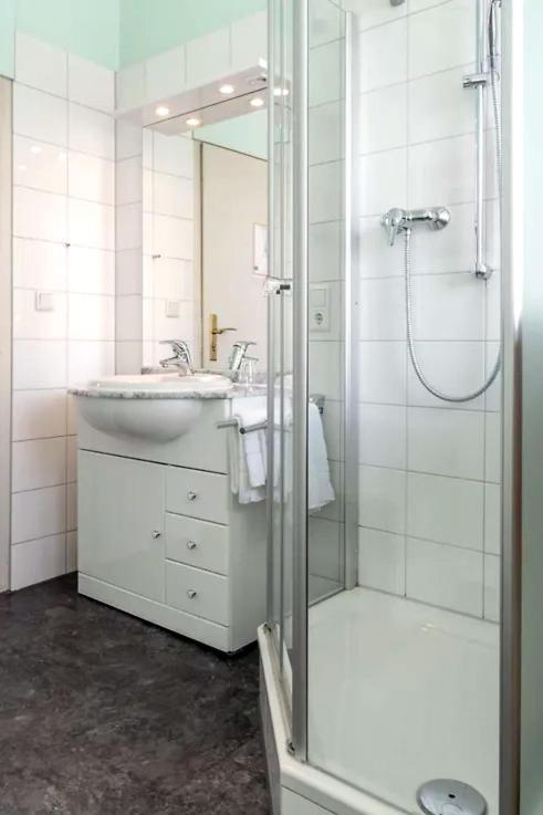 Single Room with Shared Toilet photo 3