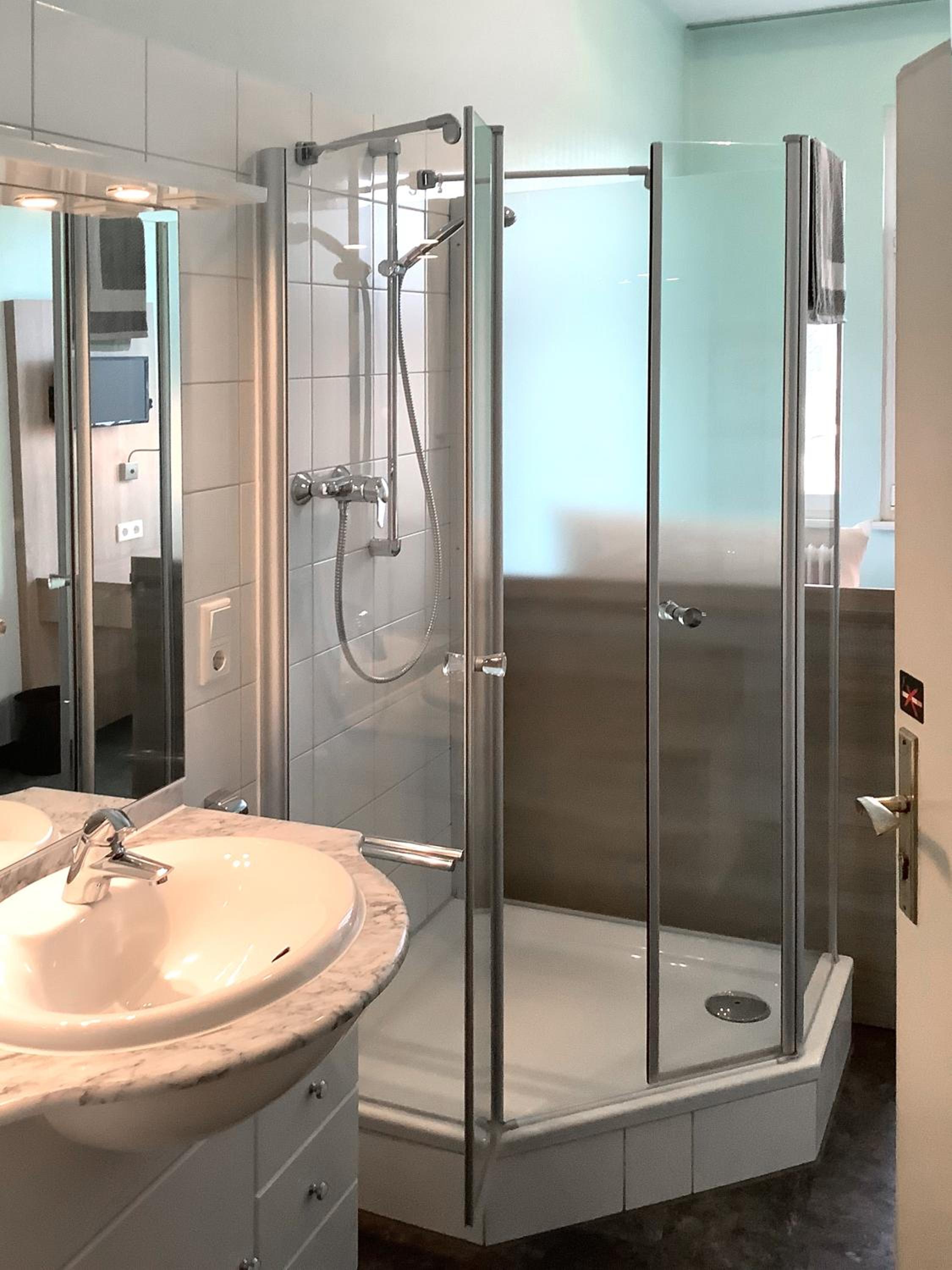Single Room with Shared Toilet photo 2