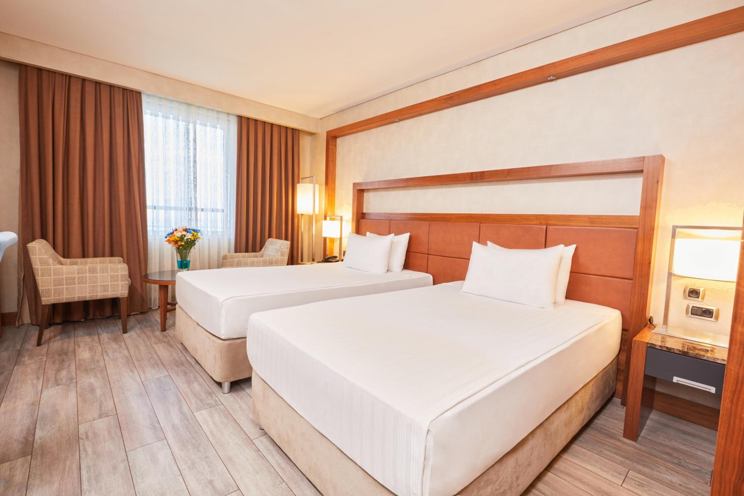 Deluxe Room - Photo 1