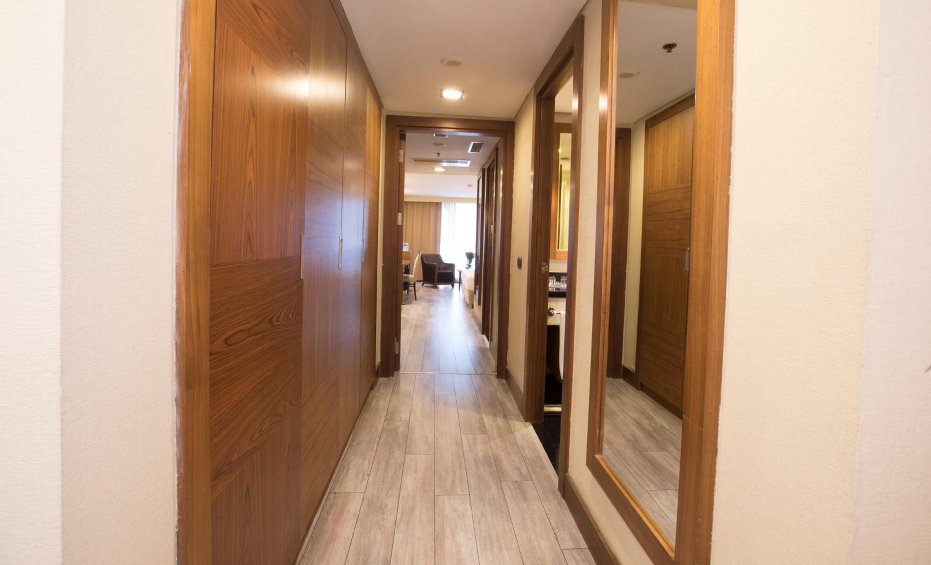 Family Room - Photo 4