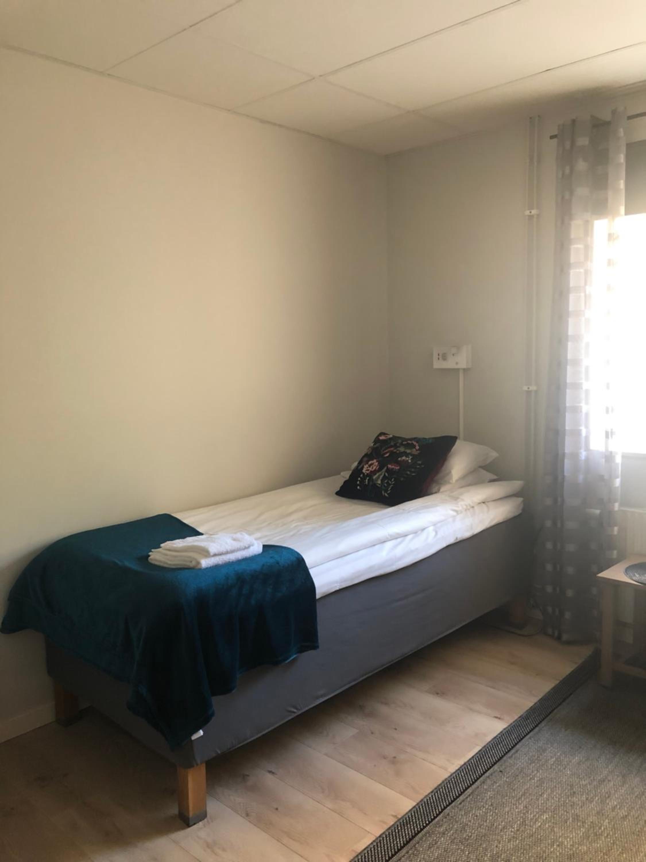 Single Room with Shared Bathroom photo 1