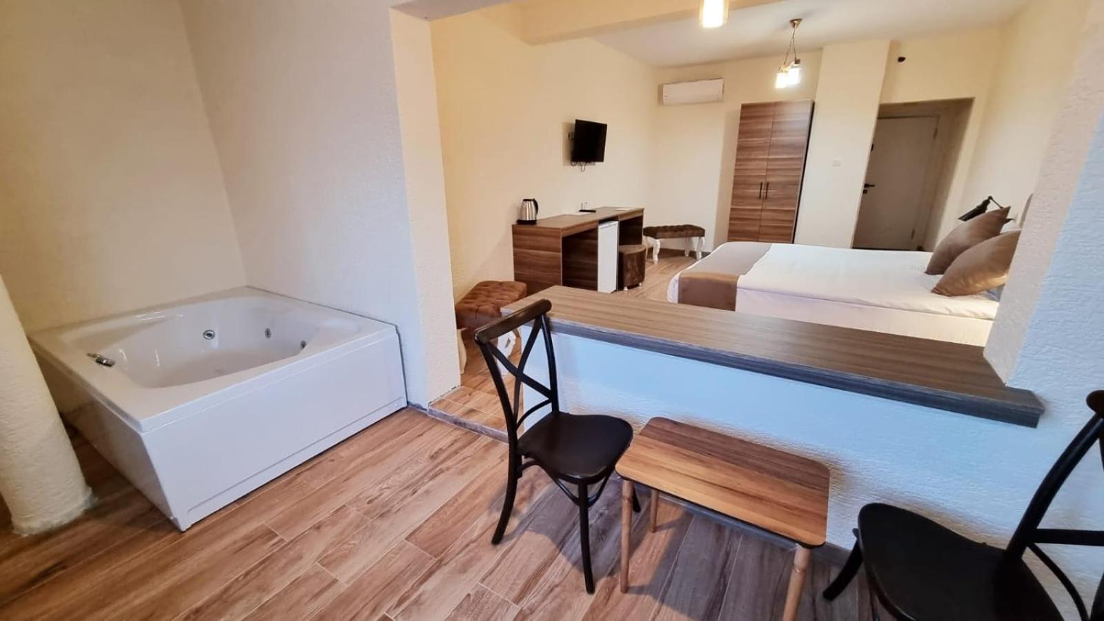Suite photo 1