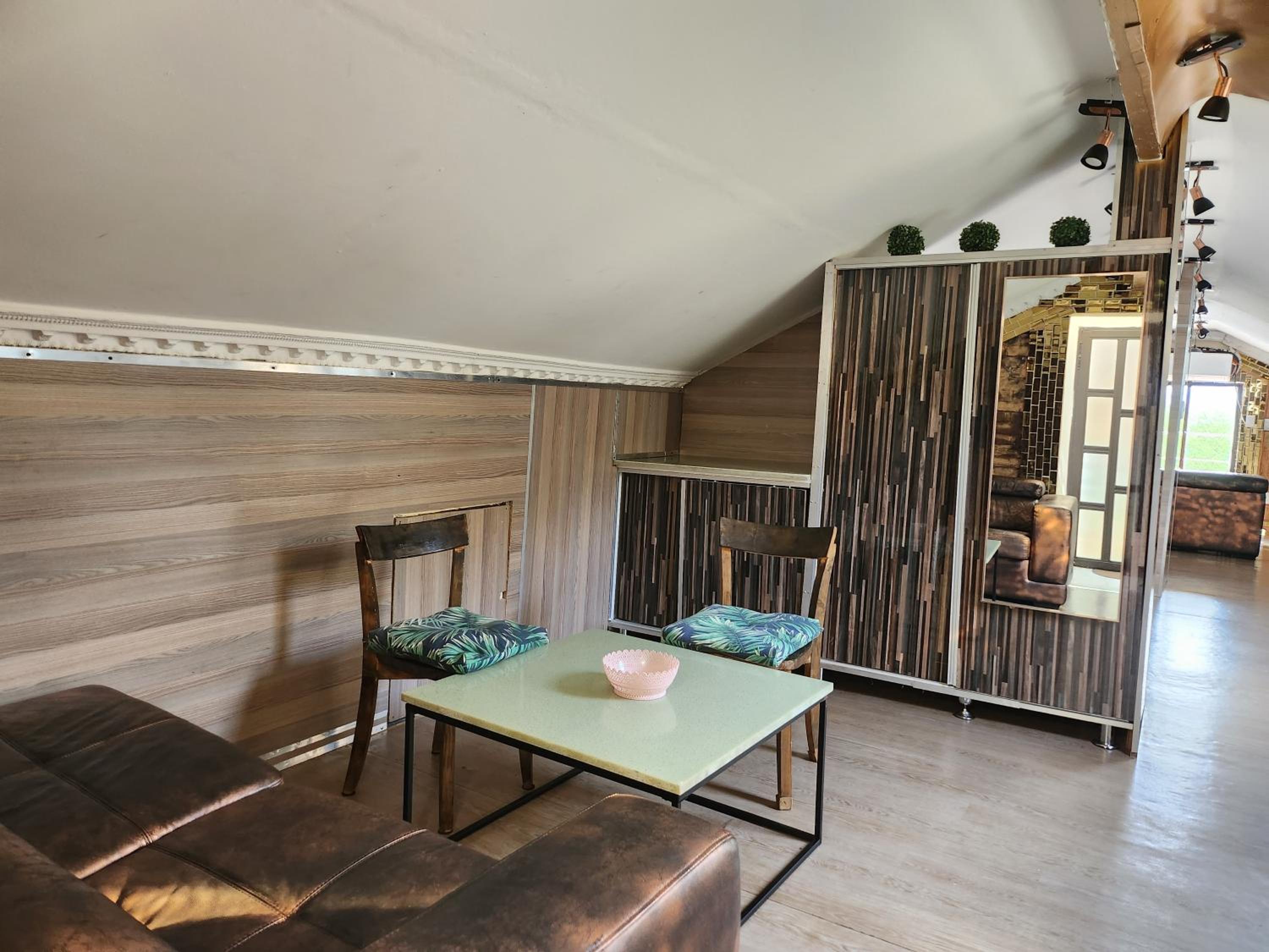 Family Studio - Photo 11
