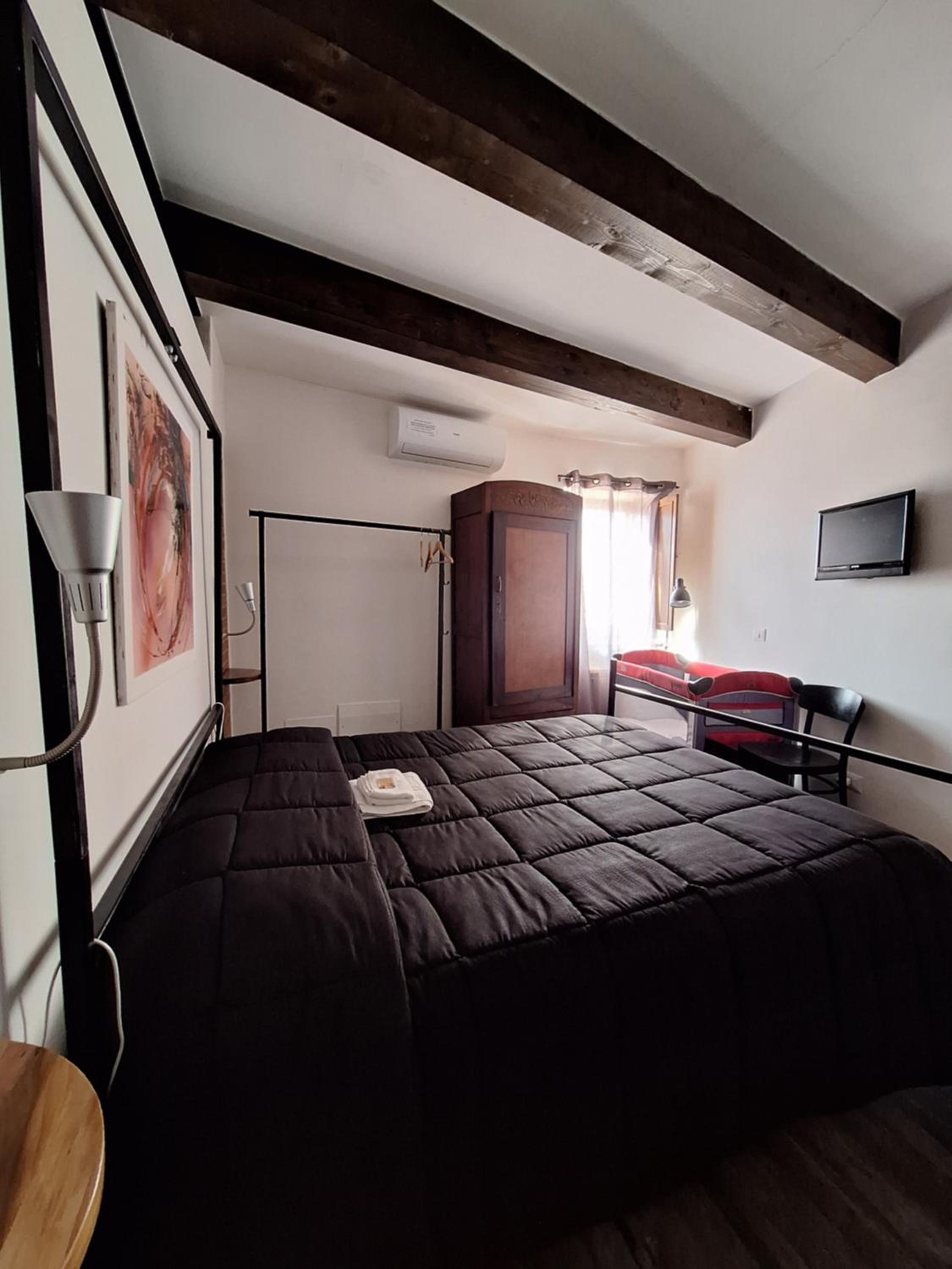 Family Room with Private Bathroom photo 1