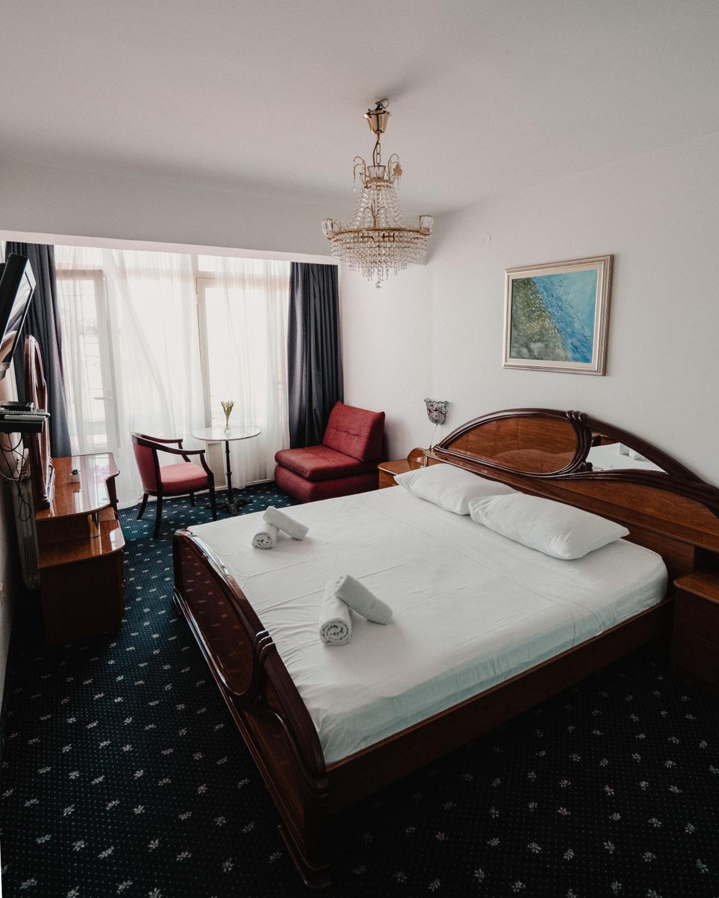 Deluxe Double Room with Sea View - Photo 2