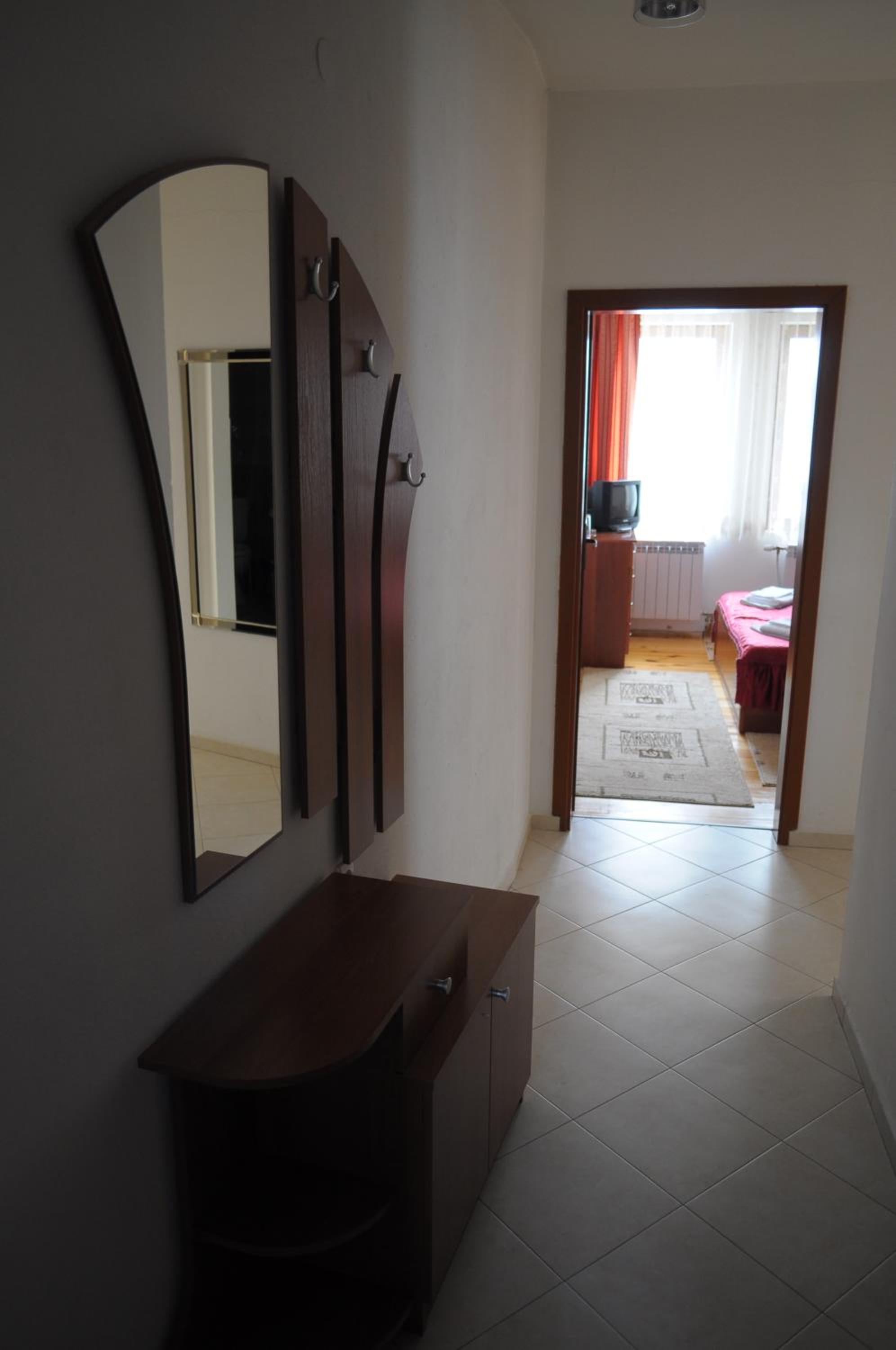 One-Bedroom Apartment with Balcony - Photo 5