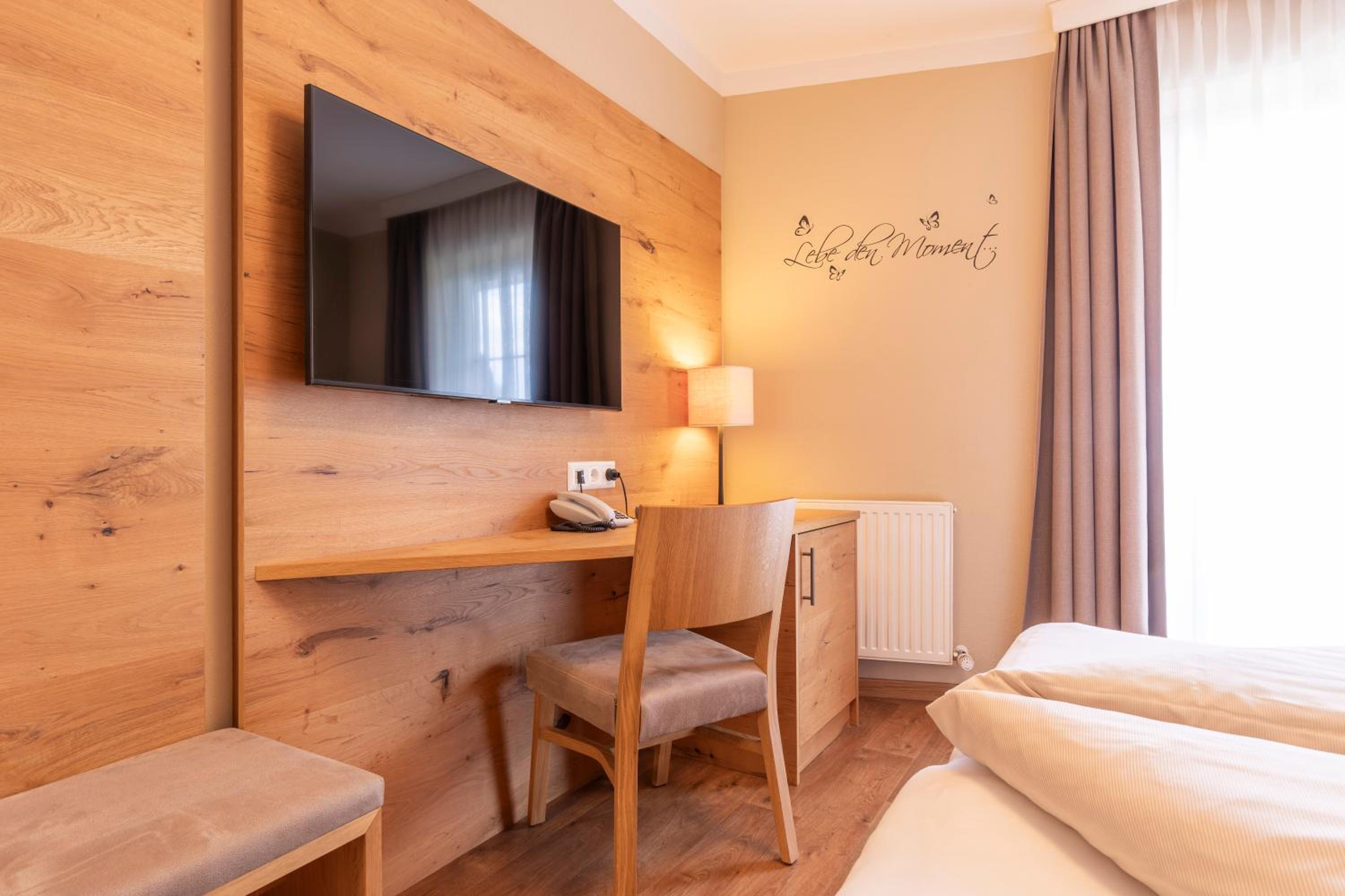 Double Room - Photo 6