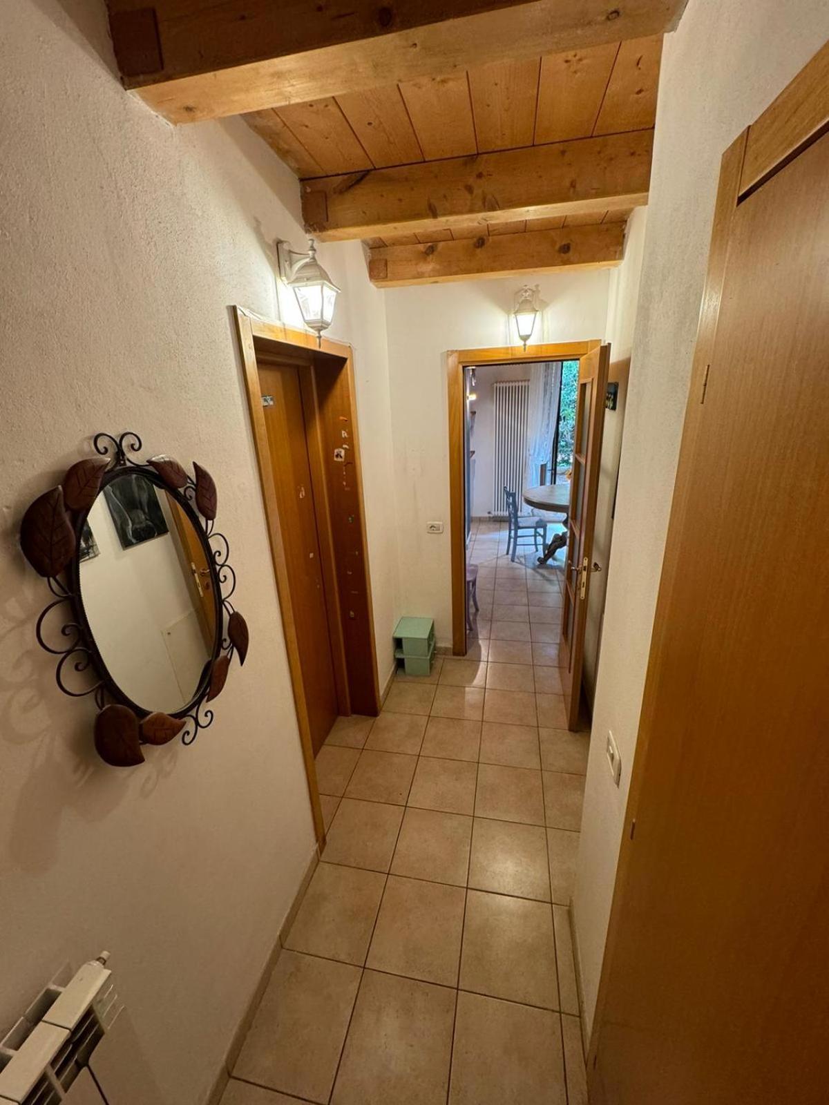 Standard Twin Room With Shared Bathroom photo 2