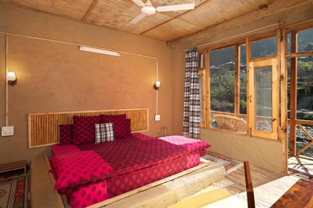 Double Room with Balcony and Sea View - Photo 5
