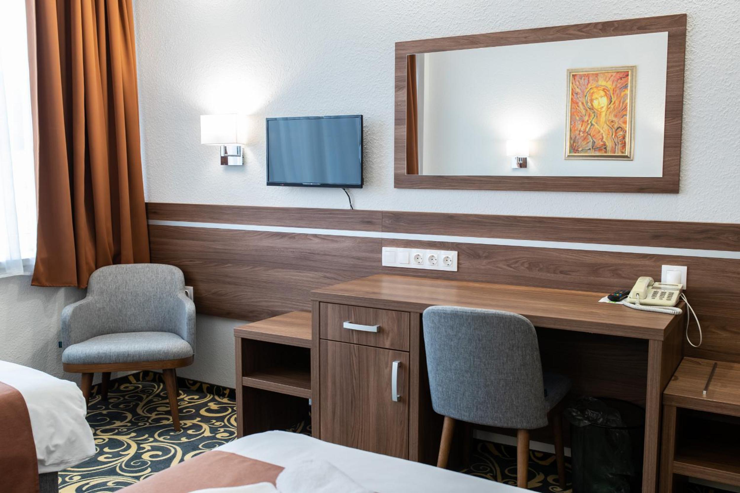 Standard Triple Room - Photo 1