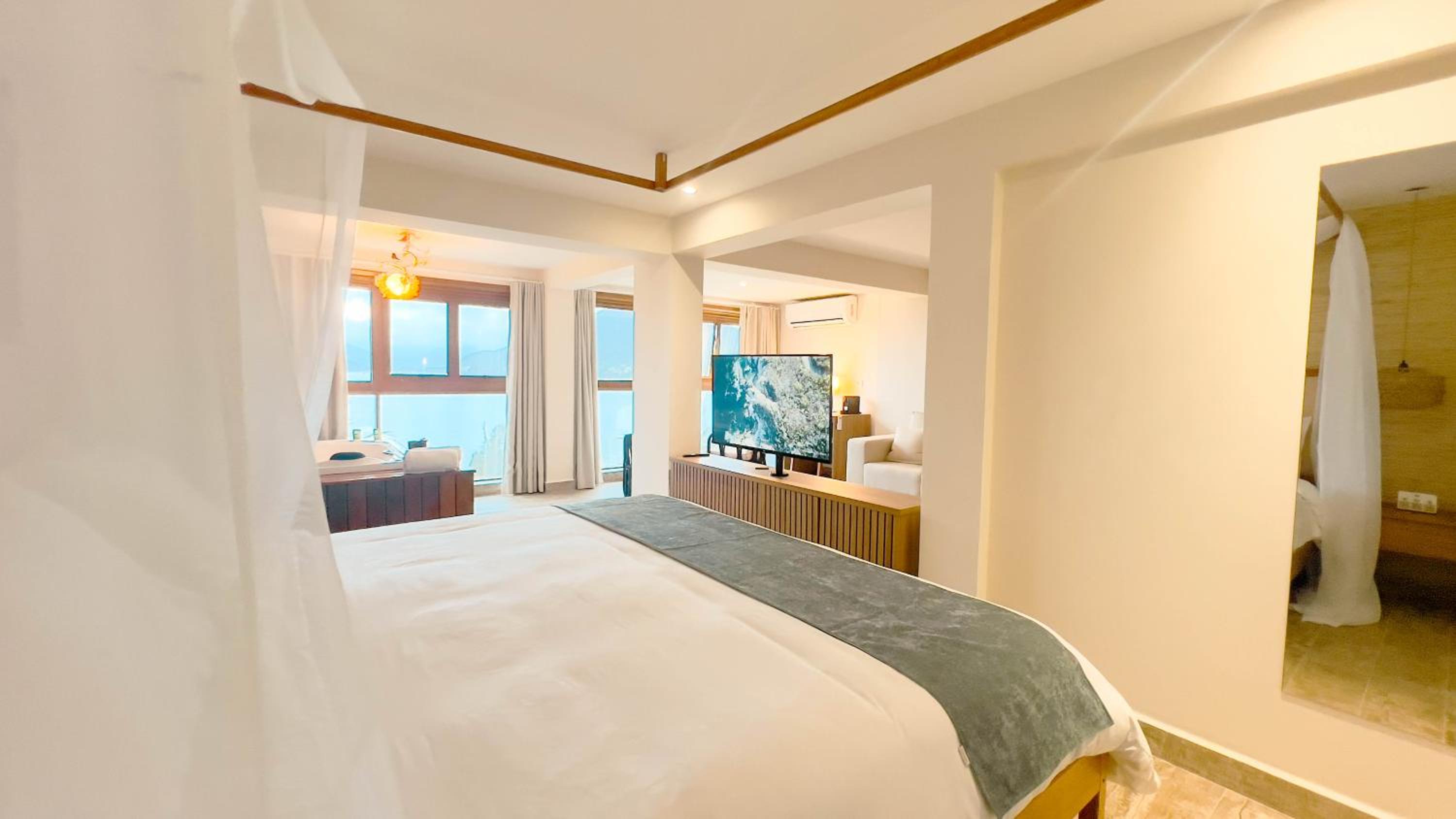 King Room with Sea View thumbnail 5