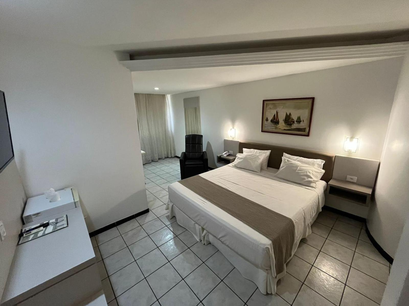 Standard Double or Twin Room - Photo 7