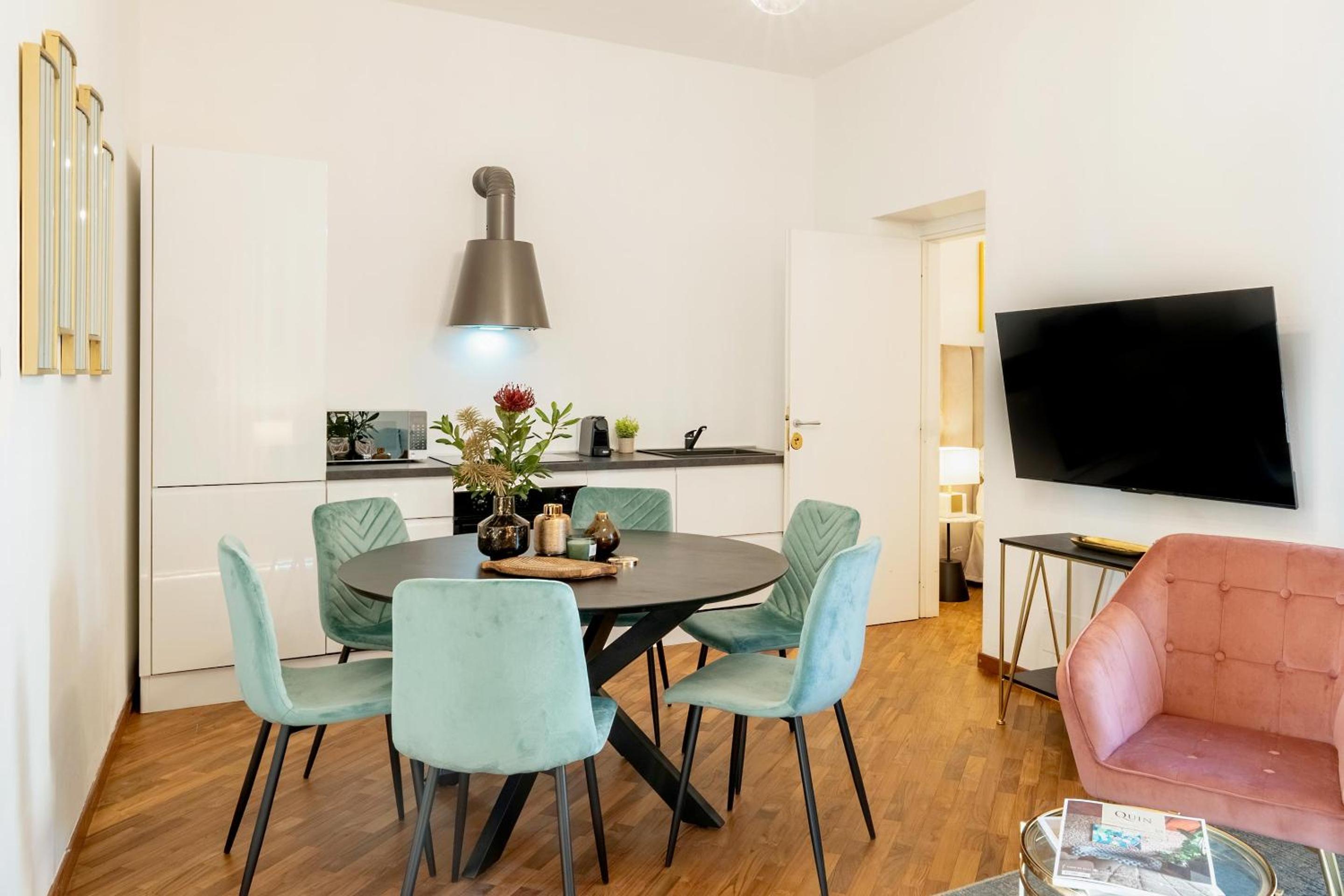 Three-Bedroom Apartment photo 2